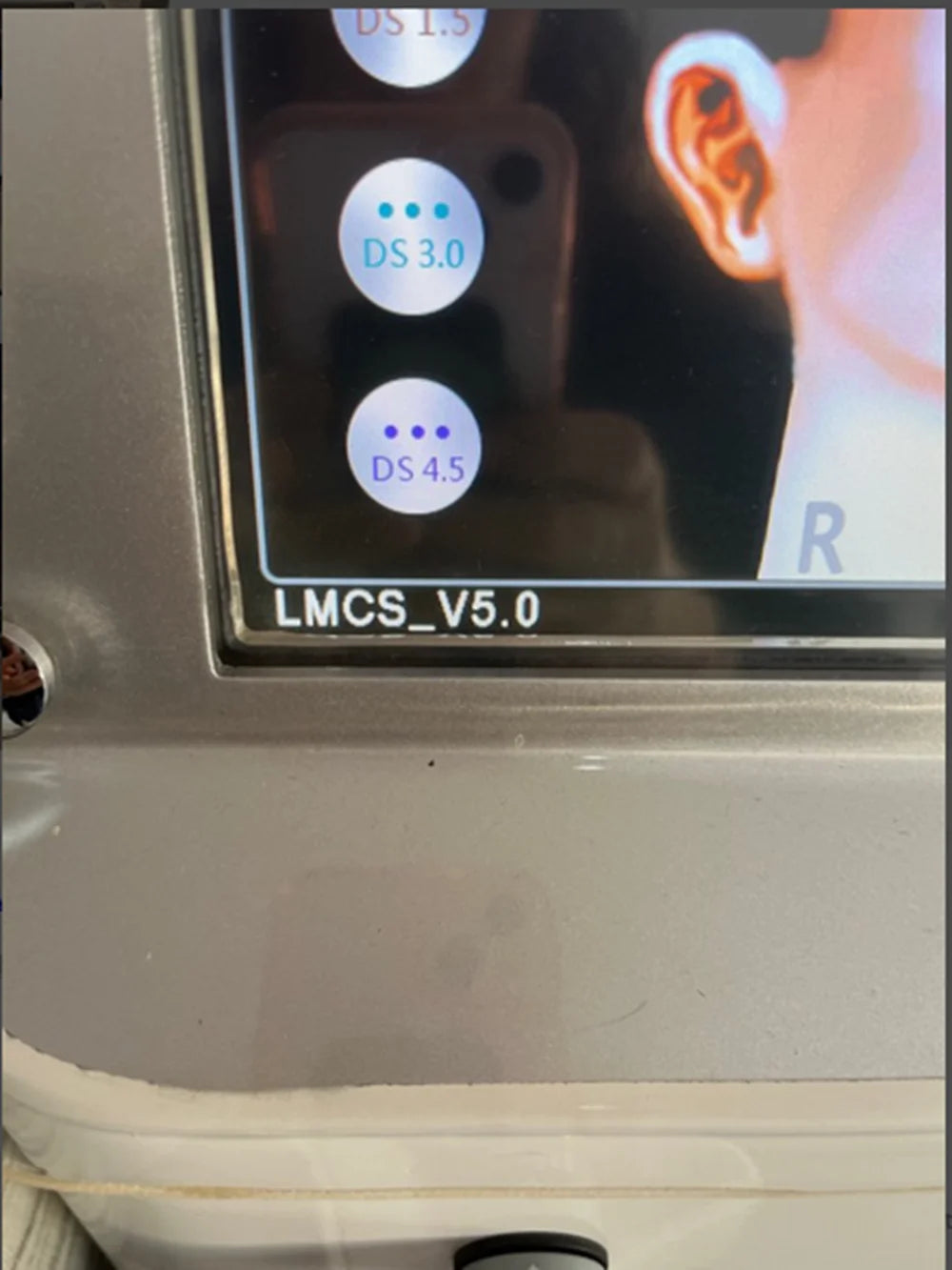 LMCS_V5.0 HIFU cartridge machine screen display showing 1.5mm, 3.0mm, and 4.5mm facial transducer depth settings.