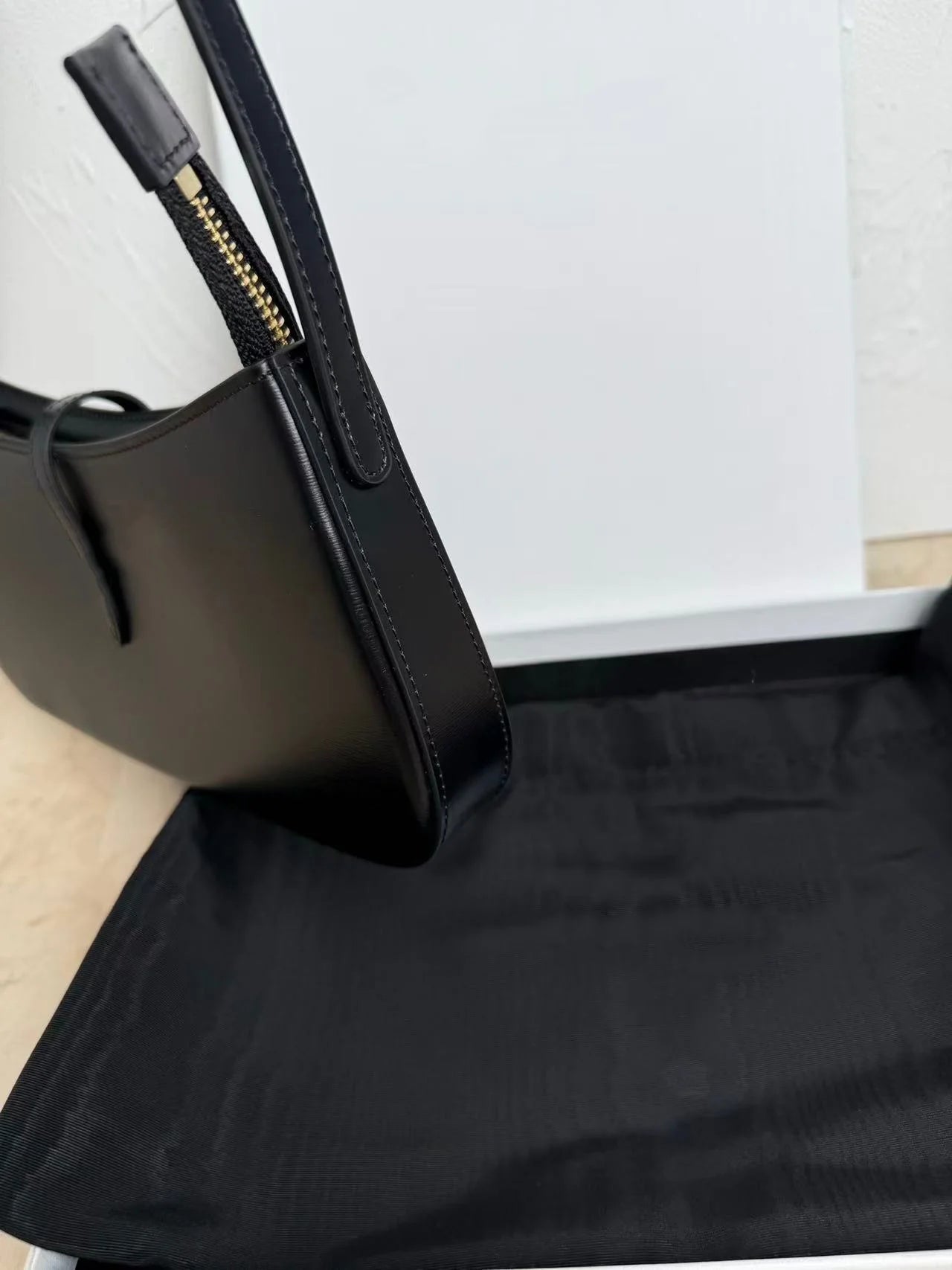 High-End Fashionable Cowhide Armpit Bag French Stick Handbag Versatile Single Shoulder Women's Bag Simple Design