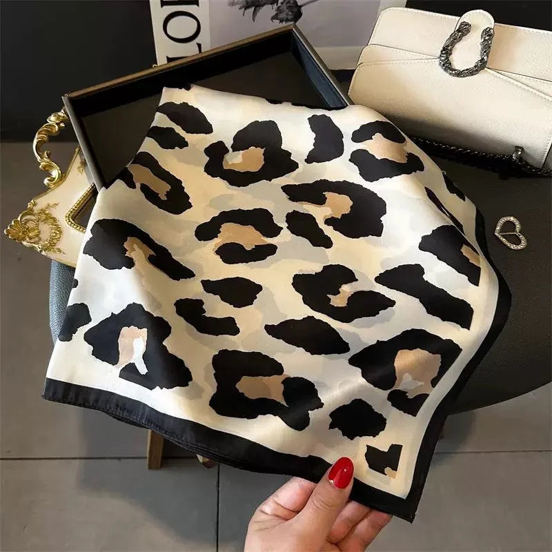 Fashion Foulard Luxury Brand Custom Digital Printing Square Silky Scarves Women 70X70Cm Bandana Scarf Foulard En Soie