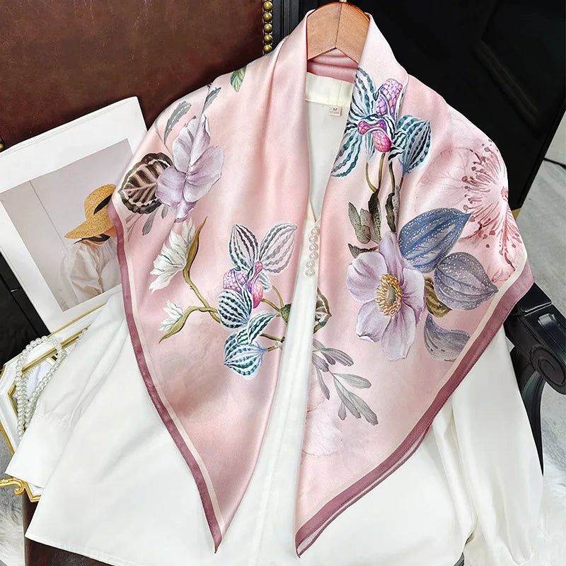 Wholesale 100% Real Mulberry Silk Design Scarf Fashion Ladies 70*70cm Silk Square Small Scarfs for Wedding Gift