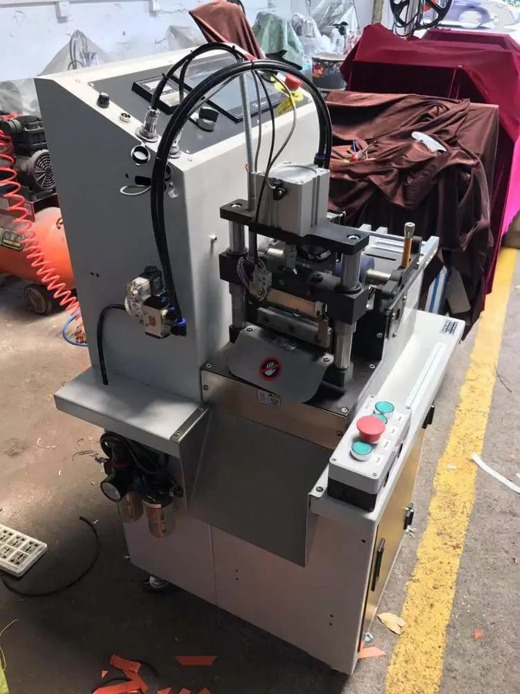 Automatic Trapezoid Rectangle Shape 45 and 135 Degree Webbing Ribbon Rotary Knife Hot and Cold Cutting Machine