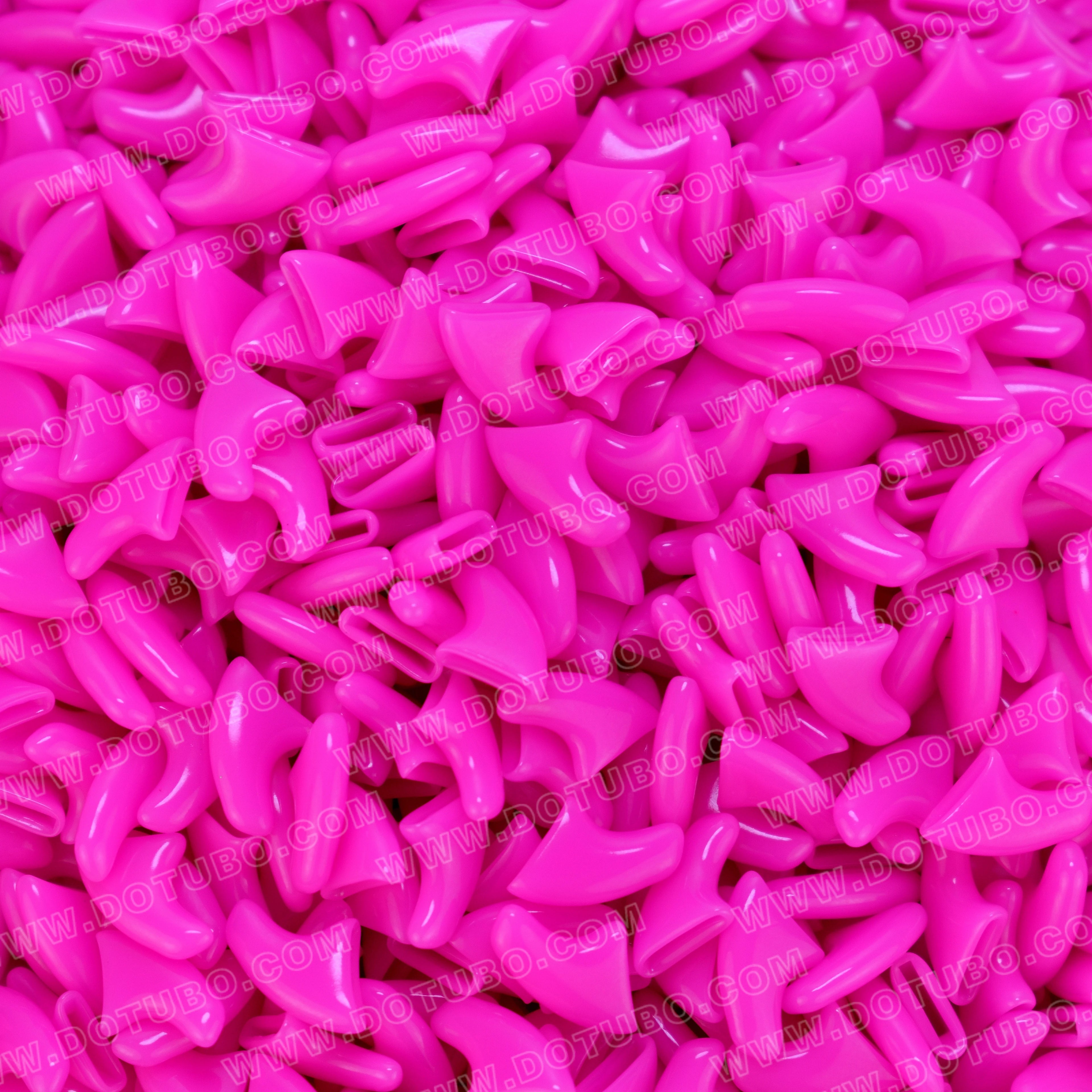 Bright pink soft silicone nail caps for cats to prevent scratching. Includes 20 pieces and adhesive glue.
