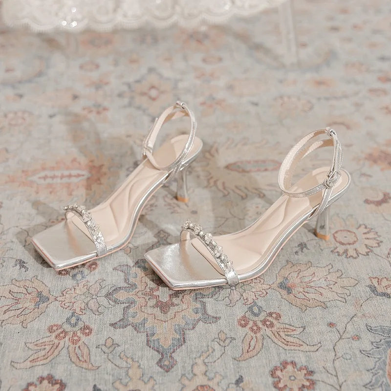 Women's stylish low-heeled stiletto shoes with rhinestones