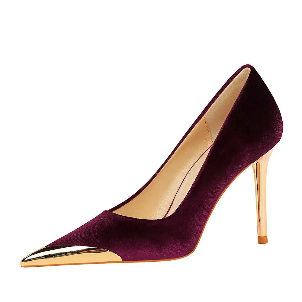 2026 New Collection Women's Luxury Light Heel Pumps Sleek Stiletto Heels Logo Metal Pointed Toes Velvet Upper Formal Events