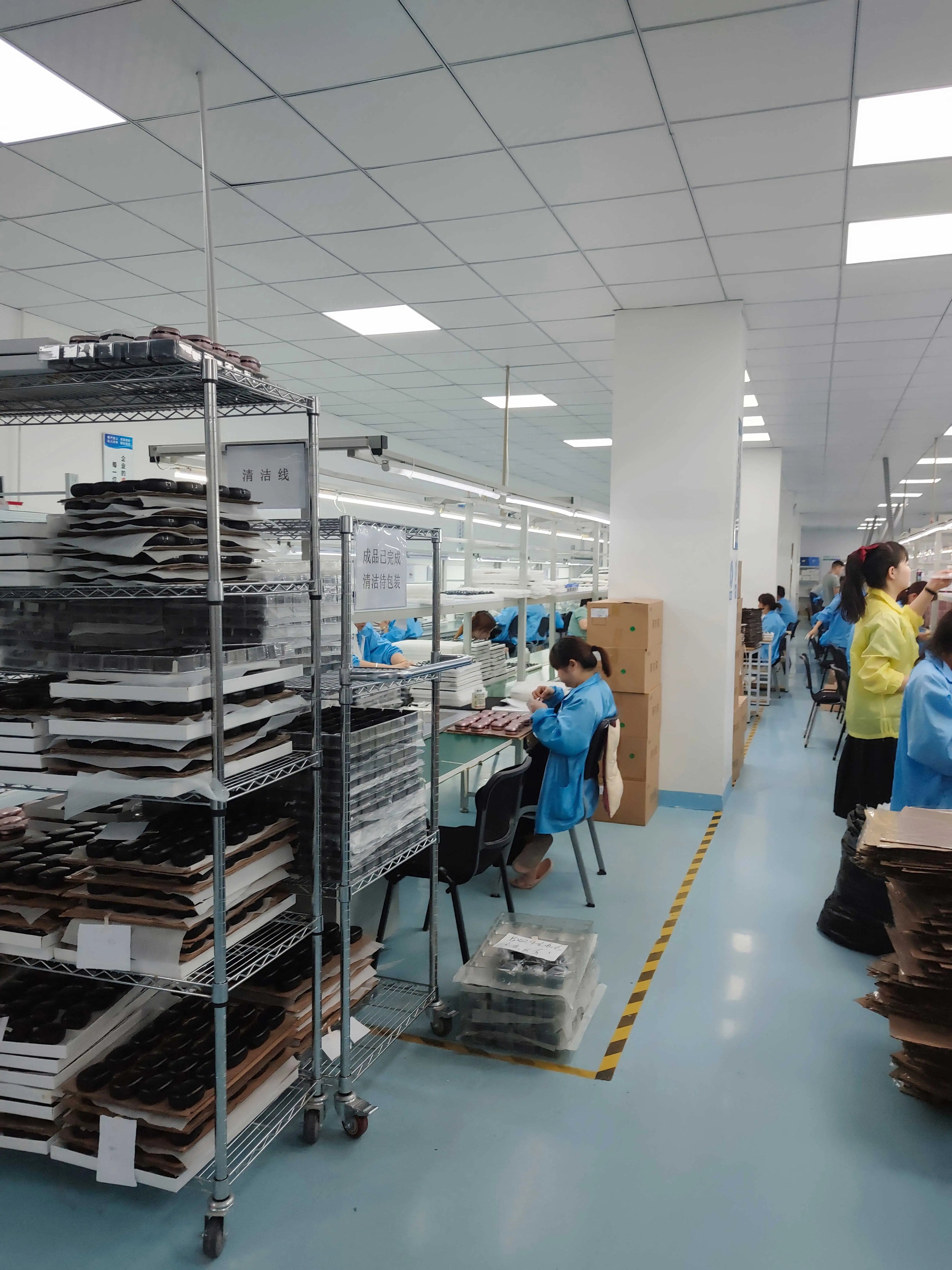 E88 Drones 4k HD Wide-angle Drones Profesionales Real-time Transmission FPV Drone Camera Dronesdron Con Cam 4k Tidesmit