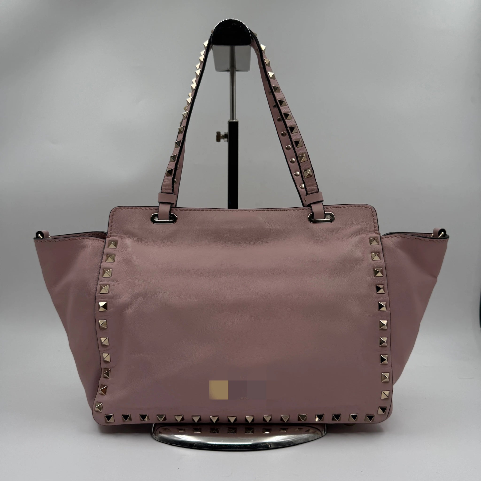 Wholesale Second-hand Luxury Handbags | Genuine Leather Pale Pink Shoulder Bag with Rivet Design | Fashion Statement Piece
