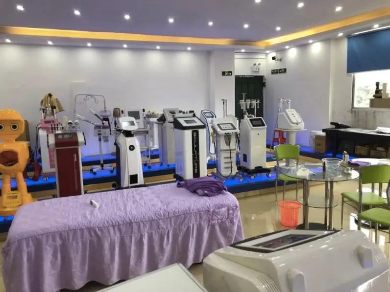 Showroom featuring XXL air compression leg massage and sequential pressotherapy recovery boots for blood circulation.