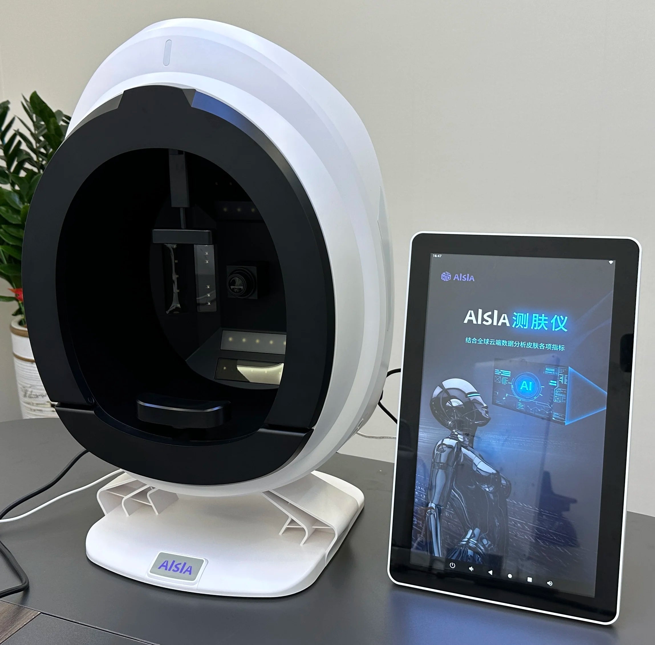 White AI smart facial skin analysis scanner and tablet for professional skin detection and anti-aging assessment.