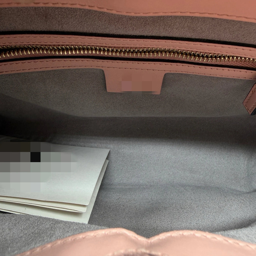 Luxury Pre-Owned Designer for Bamboo Handle Crossbody Bag with Elegant Style Spacious Interior Adjustable Shoulder Strap