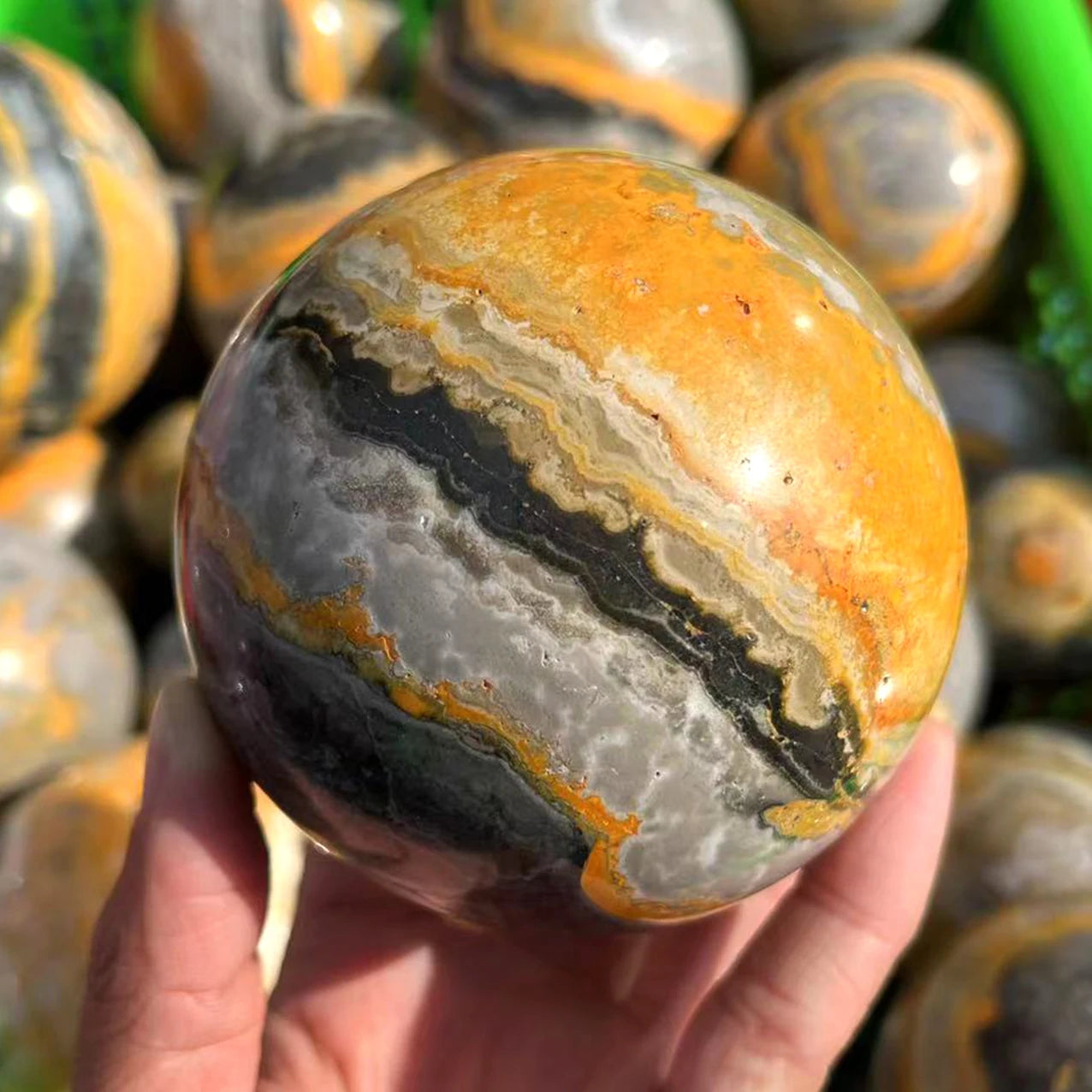 Natural Crystals Healing Stones Rare Stone Bumblebees Jasper Ball Quartz Crystal Sphere for Home Decoration