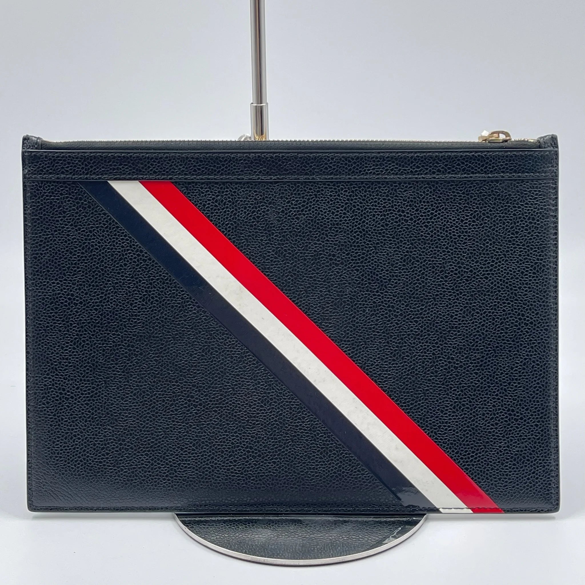 Wholesale Second-hand Luxury Handbags | Black Leather Clutch with Fashionable Geometric Design | Must-have for Travel