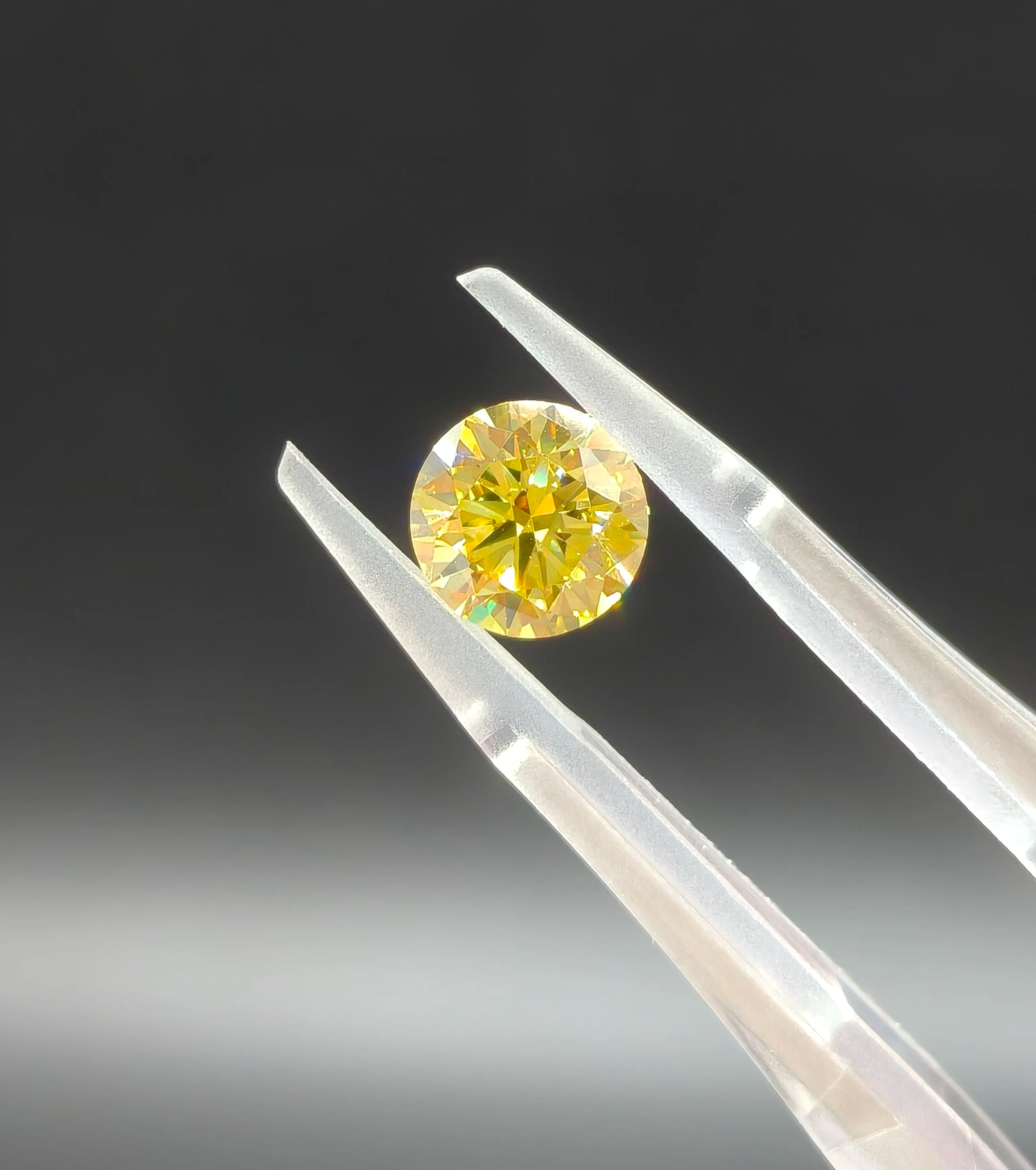 Fancy Intense Yellow 1.52ct Round Brilliant Cut Lab Grown HPHT Diamond VS1 IGI Certified Excellent Jewelry Setting Diamond Stone