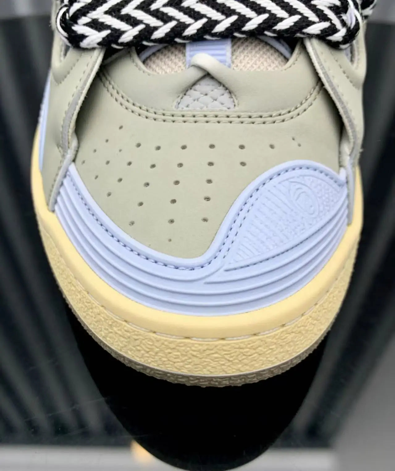 2026 Designer Casual Shoes Men and Women Sneakers Luxury Embossed Genuine Leather Platform Sneakers  Outdoor Sneakers