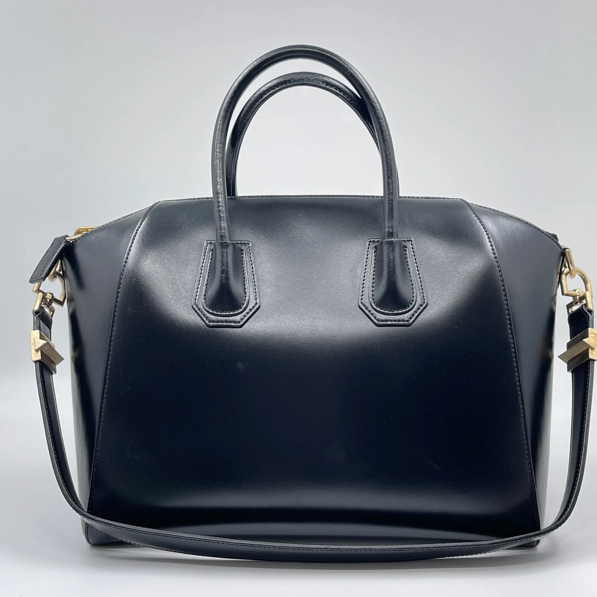 Luxury Pre-Owned Designer Handbags Wholesale, Black Genuine Leather Tote & Crossbody Bag, Vintage Chic