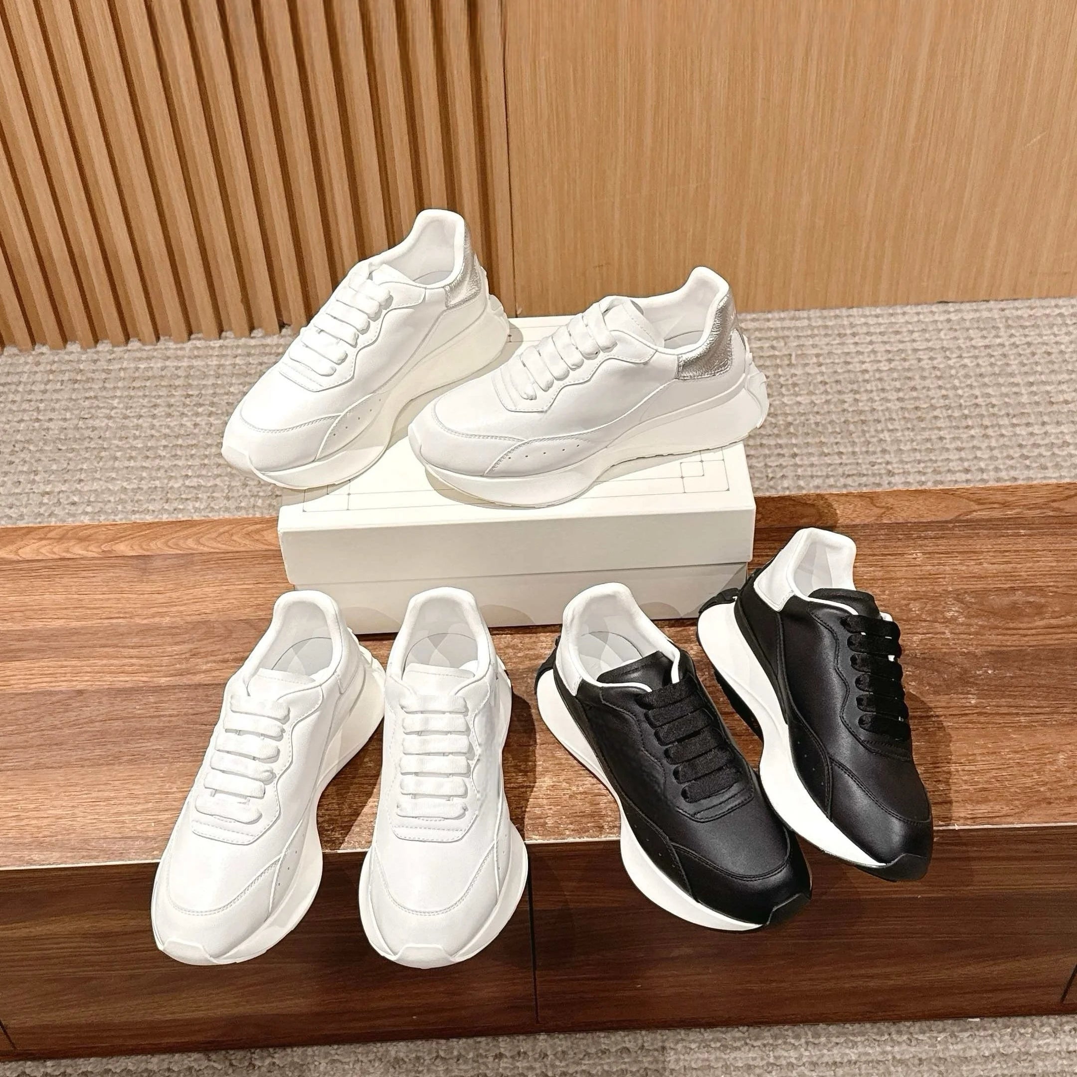 2026 New High-quality Designer Style Women's Thick-soled Leather Shoes, Black and White, Height-increasing Casual Shoes