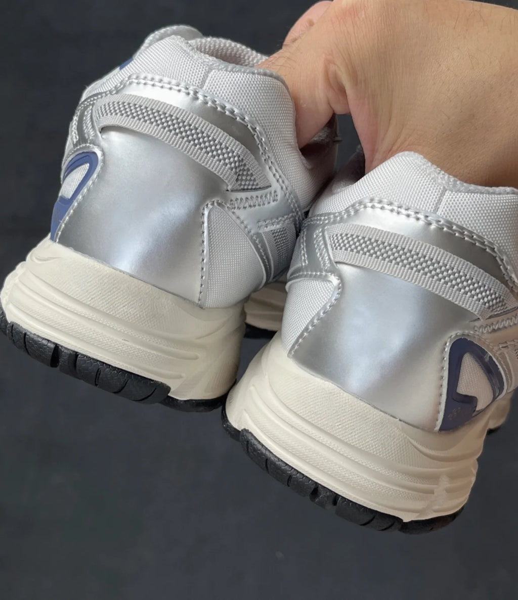 Luxury Sports Shoes for Men and Women Saucny Oni 9 Outdoor Running Shoes Shock Absorption Wear Resistant Thick Sole Silver
