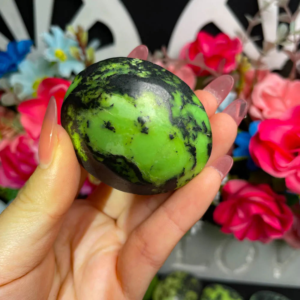 Hot Selling Rare High Quality Healing  Stone Oval Green Opal Palm Stone for Home Decoration Gift