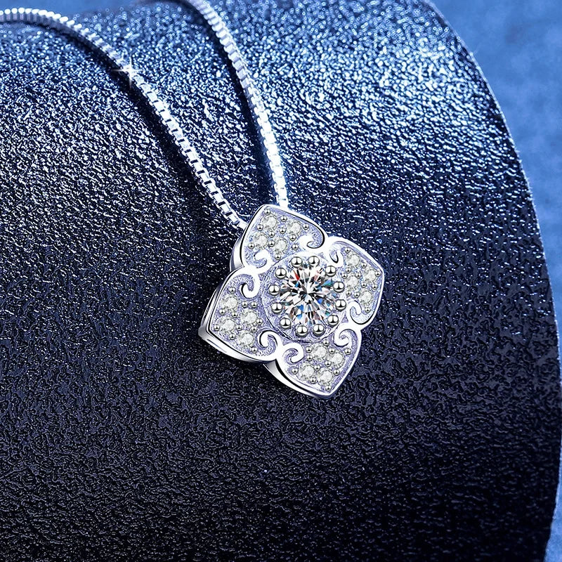 Platinum PT950 Moissanite CuteRomantic Necklace China-Chic Pendant GRS Certified Auspicious Cloud Collar Chain