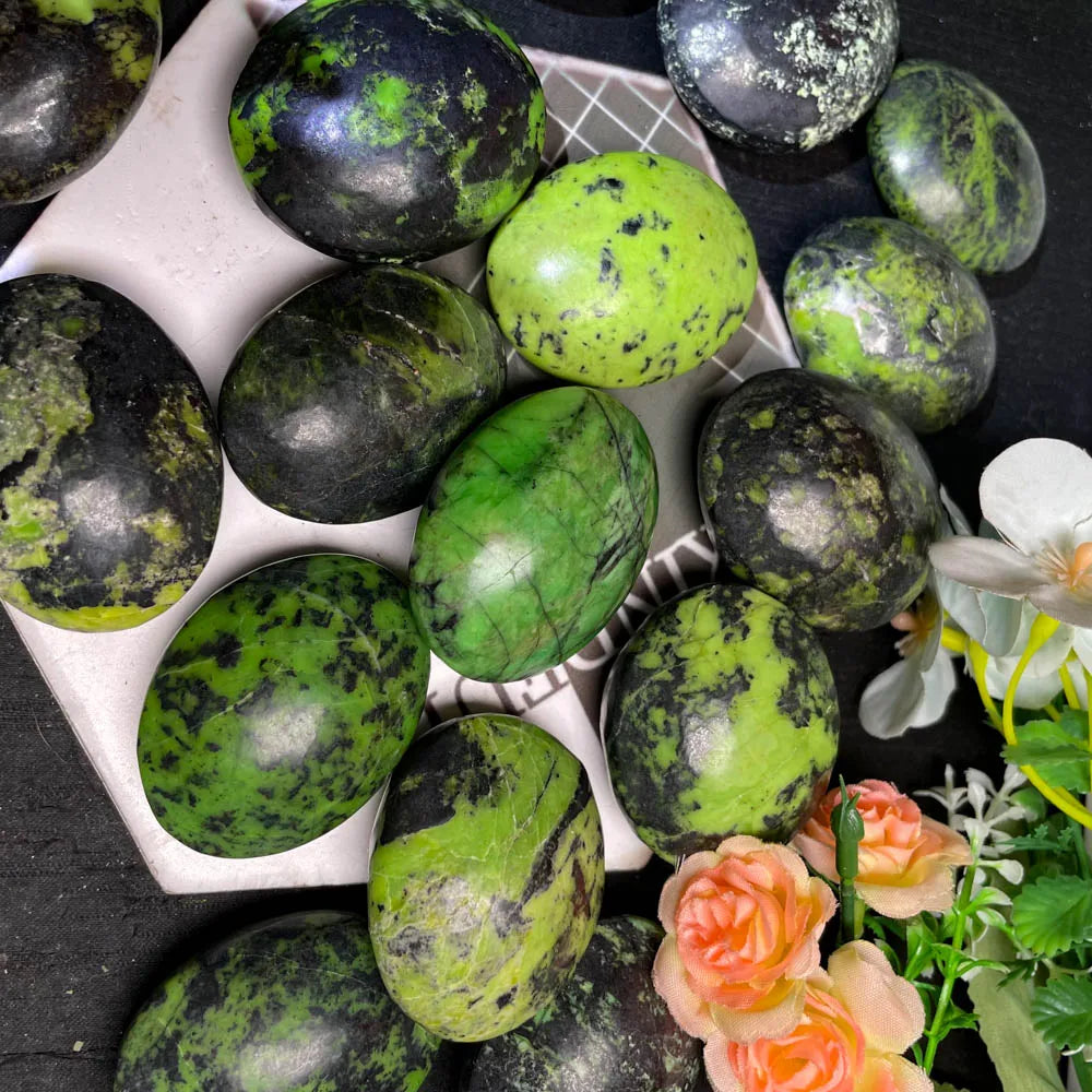 Hot Selling Rare High Quality Healing  Stone Oval Green Opal Palm Stone for Home Decoration Gift