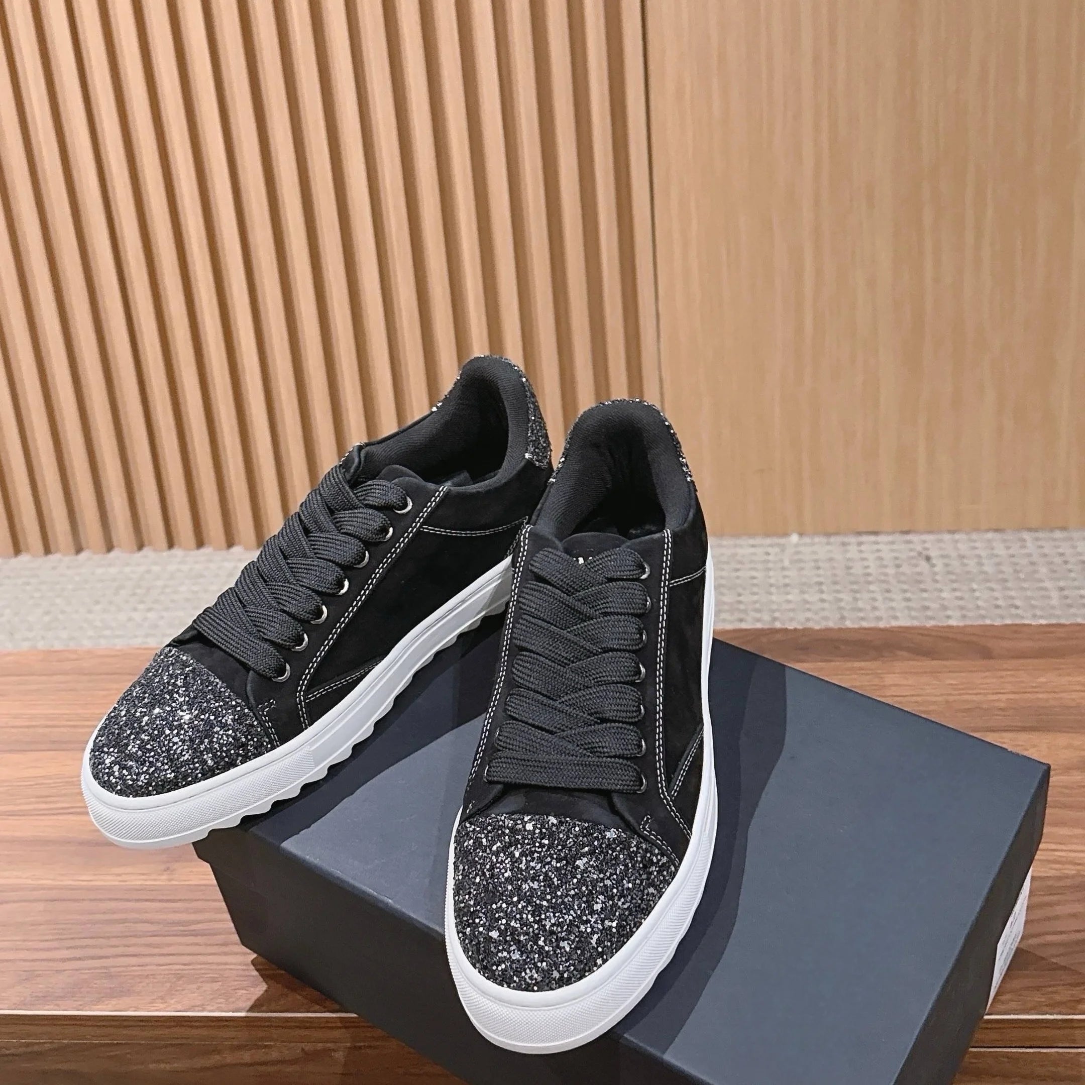 High-Quality Designer Style Women's Glitter & Canvas Mixed Casual Sneakers Multi-Color Options for Wholesale