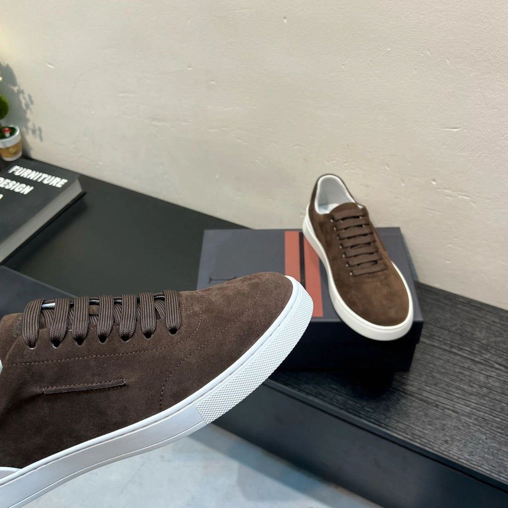 High Quality Designer Style Men Suede Low Top Lace-Up Sneakers Luxury Solid Color Casual Walking Flat Shoes Soft Mesh Cushioning