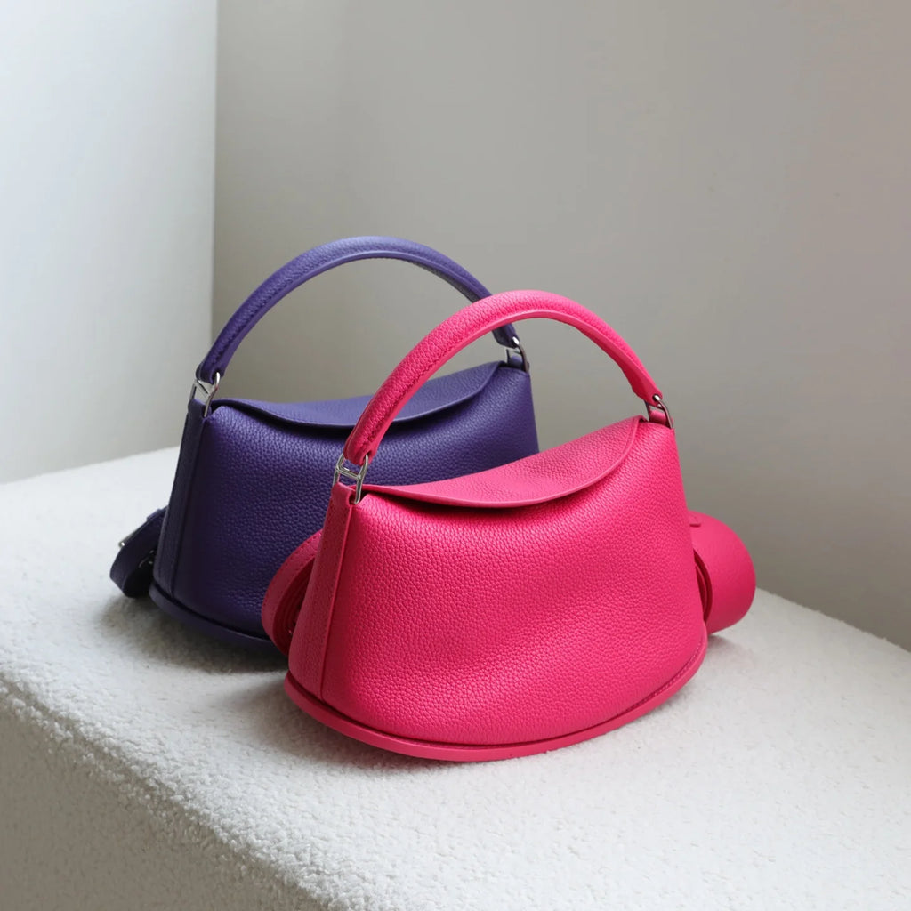 Elegant Luxury Commuting Top-Layer Cowhide Handbag Two Straps Magnetic Closure Pillow Shape Simple Casual Waterproof