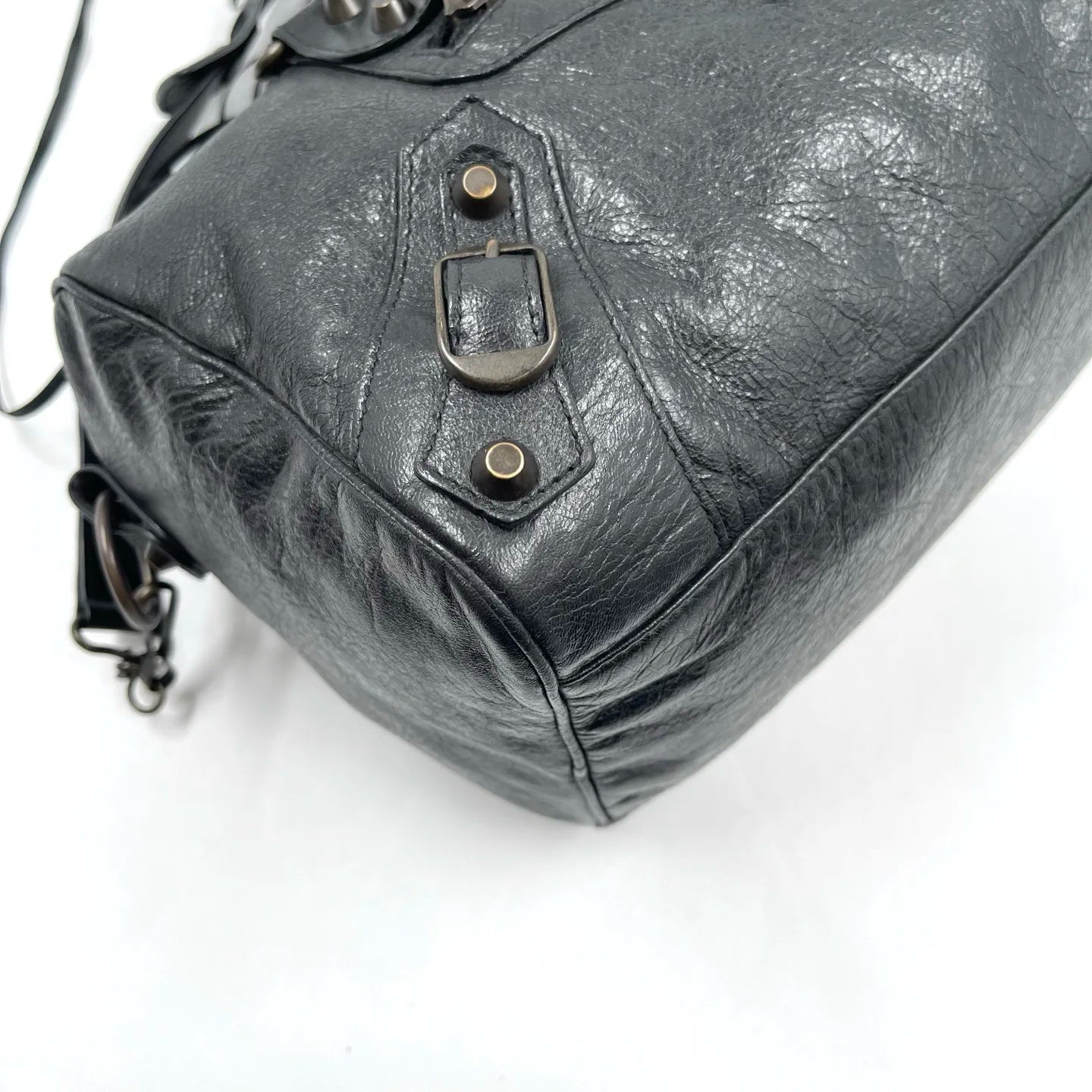 Wholesale Second-hand Luxury Handbags | Black Genuine Leather Tote Bag with Tassel | Pillow-shaped Design | Current Hot Trend