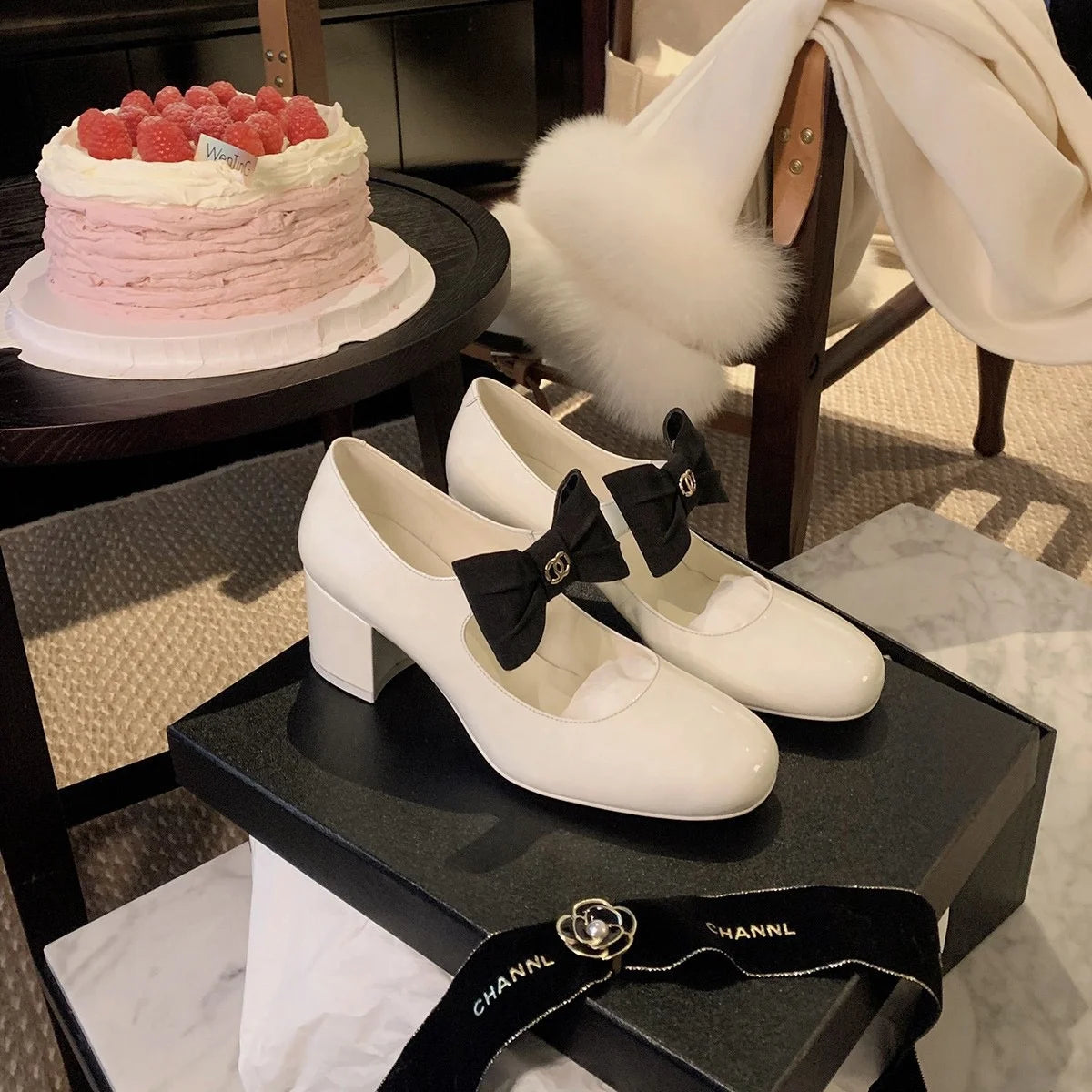 College Style Toe Thick Heel Straight Strap Mary Jane Patent Leather Formal High Heels Women's Milk Tea Colored Single Shoes