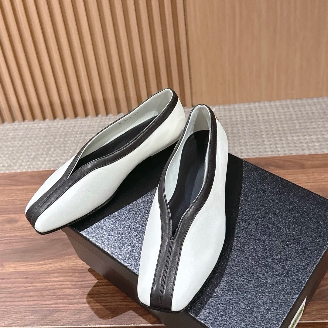 Autumn Women's Fashionable crocodile Pattern Embossed Calfskin Patent Leather Brand New Black Leather Shoes with Tag
