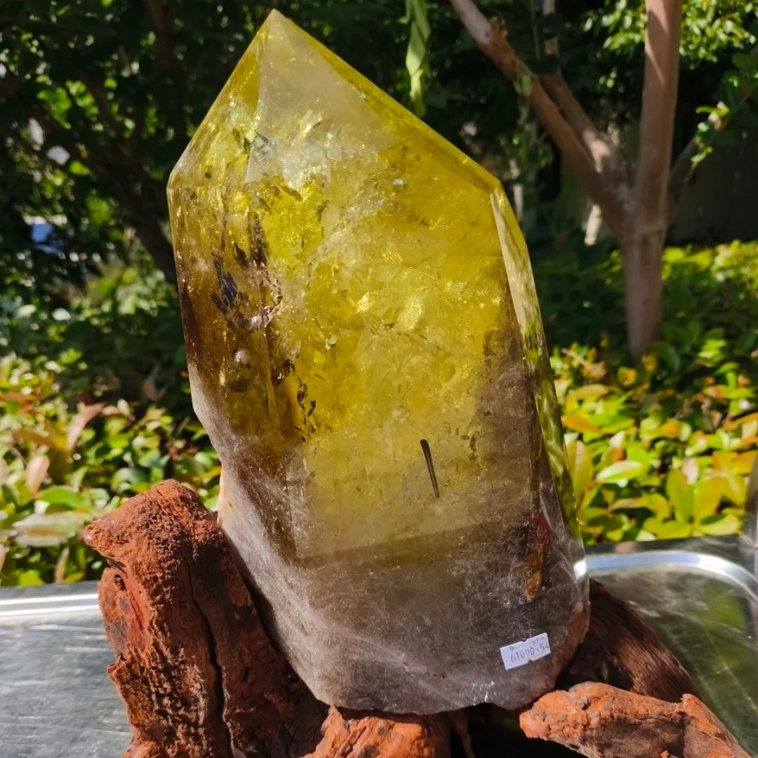 Factory Price Rare Ciyrine Tower  Quartz Crystal  Unique Point with  Drifting Base for Home Ornament & Fengshui