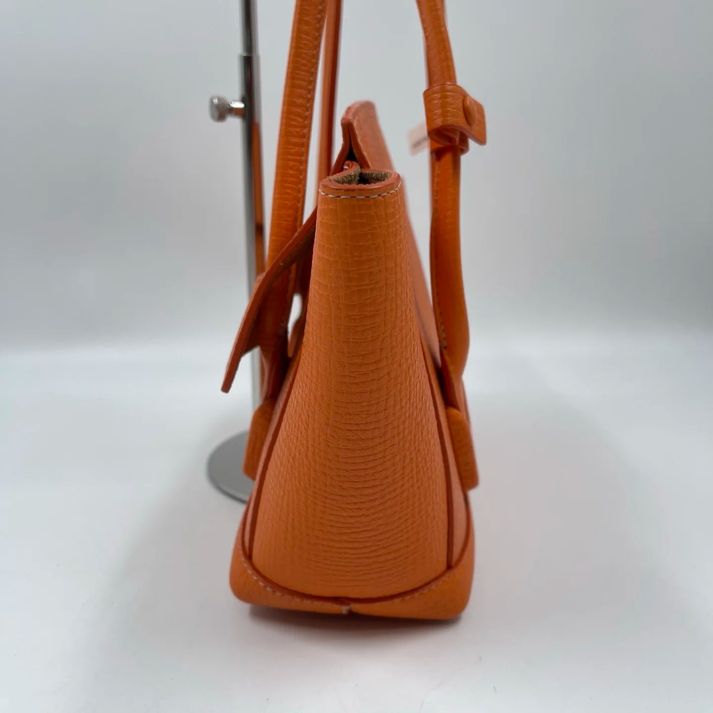 New Model Luxury Women Shoulder Tote Handbag Designer Ladies Genuine Leather with Two Handles Flap Closure