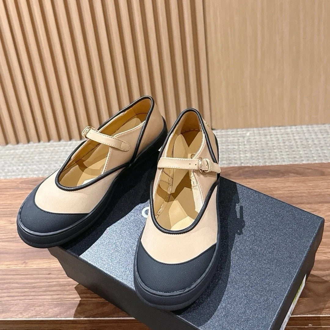 2026 Summer Retro Mary Jane Shoes for Women Red Flat leather Upper with Slip-On Closure Lightweight Design