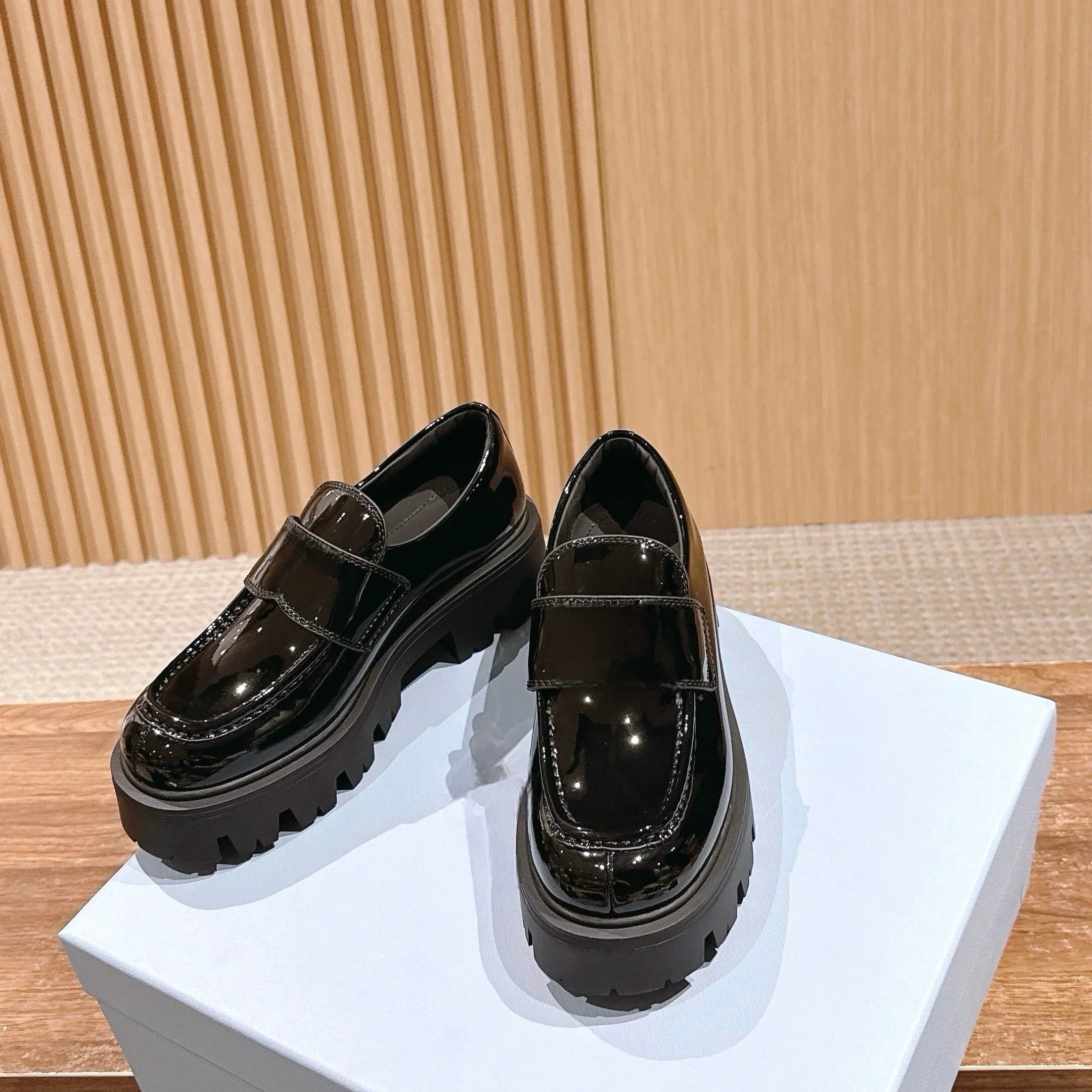 High-end Leather Women's Shoes, Luxury Designer Brand Shoes, Fashionable Height-increasing Sneakers, Girls' Thick-soled Loafers