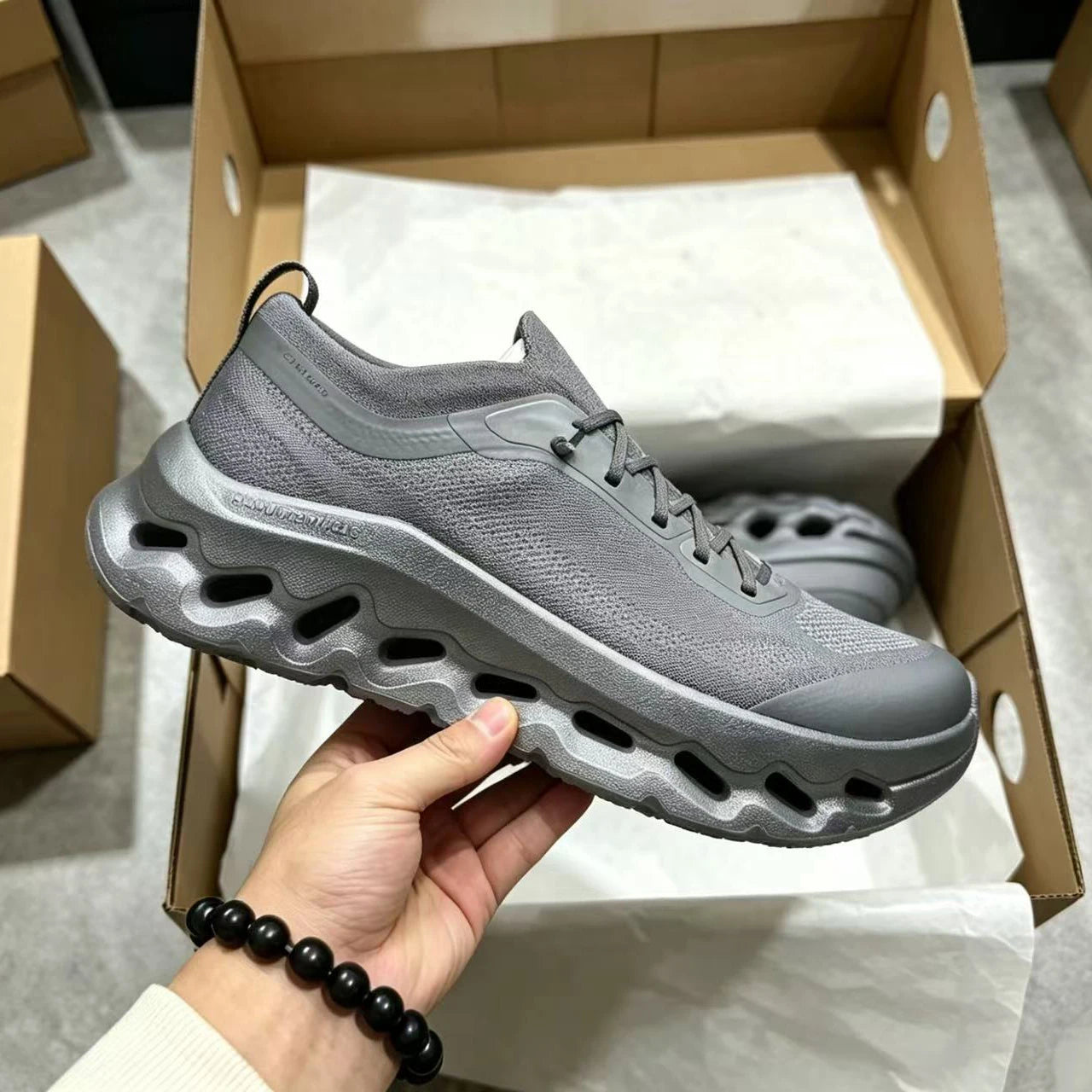Bset Sale Men's Women's on Running Cloud Cloudtilt Moon Monster Loewes Shoes Luxury Original Designer Sneaker Brand Casual Shoes
