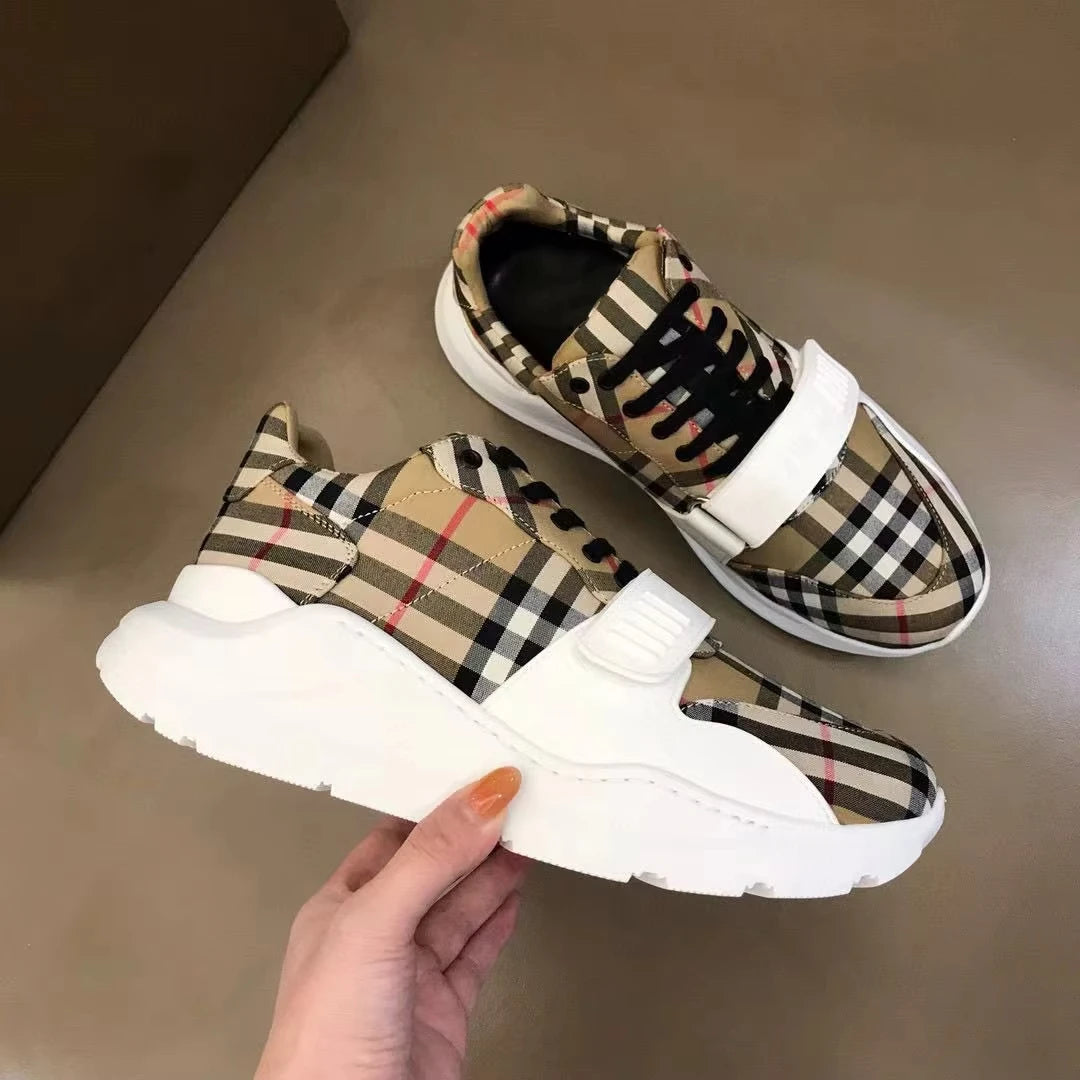 Luxury Patent Leather Light Weight Walking Shoes Patchwork Casual Sports Breathable Designer Sneakers for Men Retro Casual Shoes
