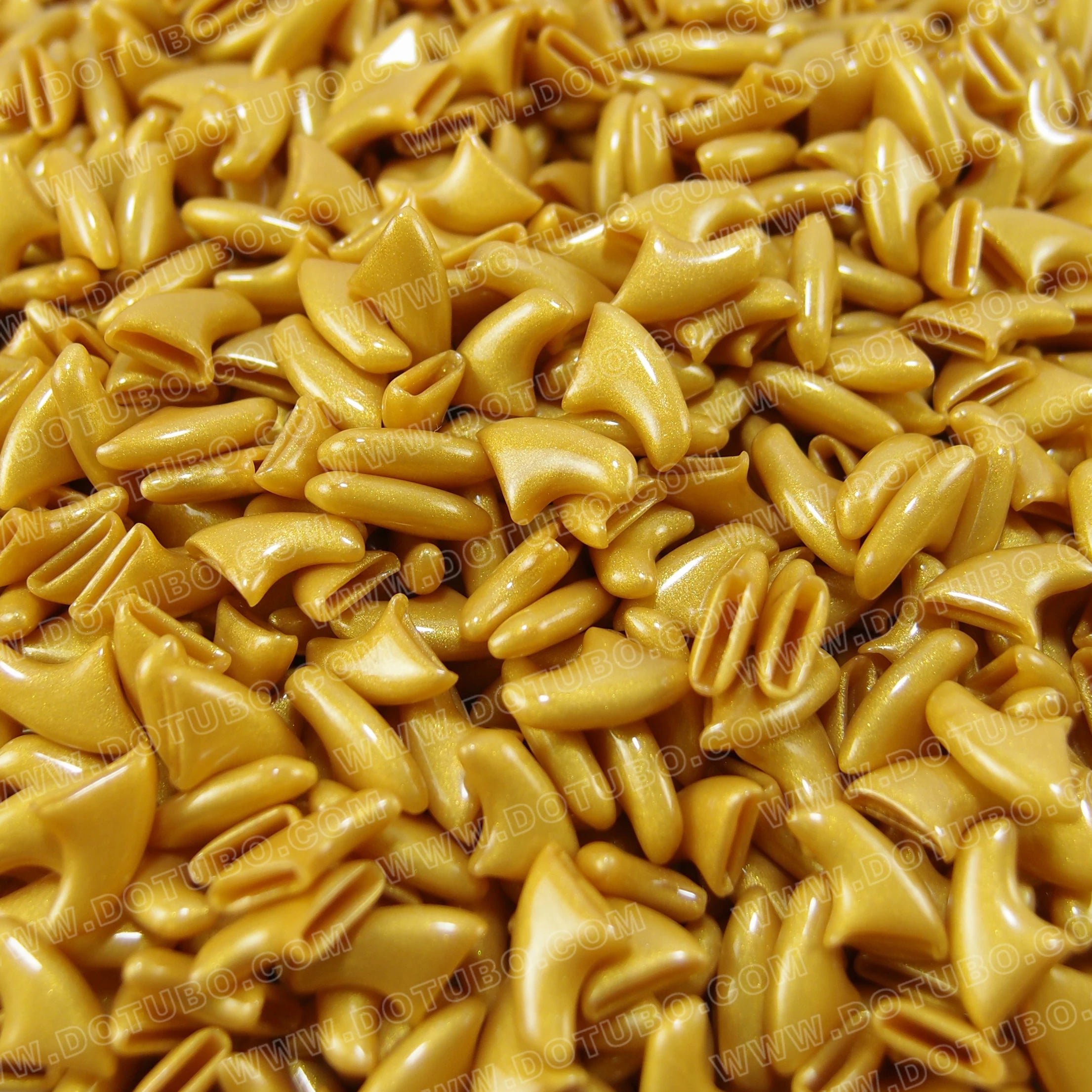 Gold soft cat nail caps for claw protection, 20-piece set includes adhesive glue, available in sizes XS-LG.