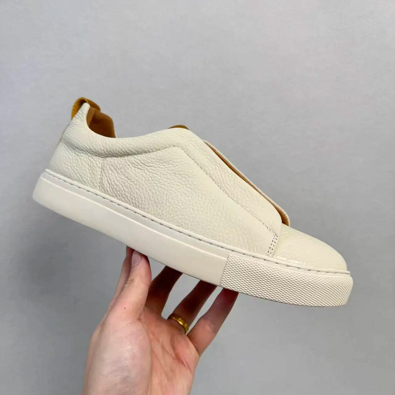 2026 Premium Men's Minimalist Sneakers Cream White Genuine Leather Slip-on Casual Shoes Luxury Grain Cowhide Loafers for Men