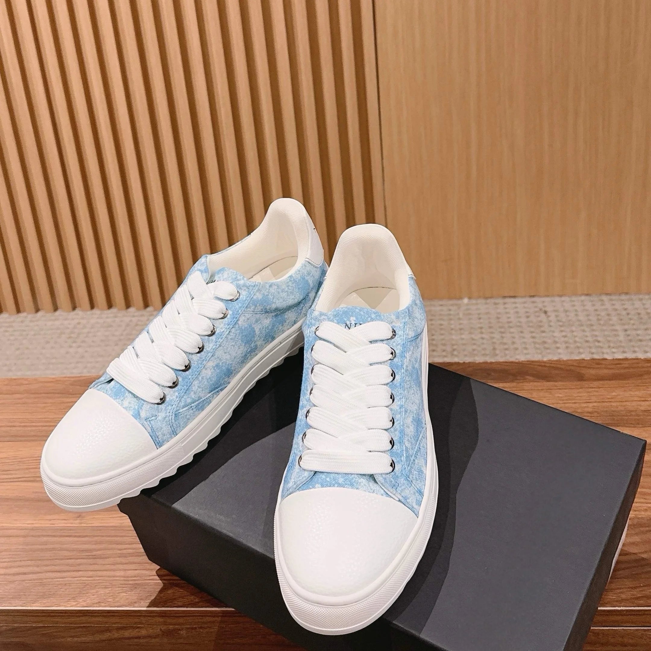 High-Quality Designer Style Women's Glitter & Canvas Mixed Casual Sneakers Multi-Color Options for Wholesale