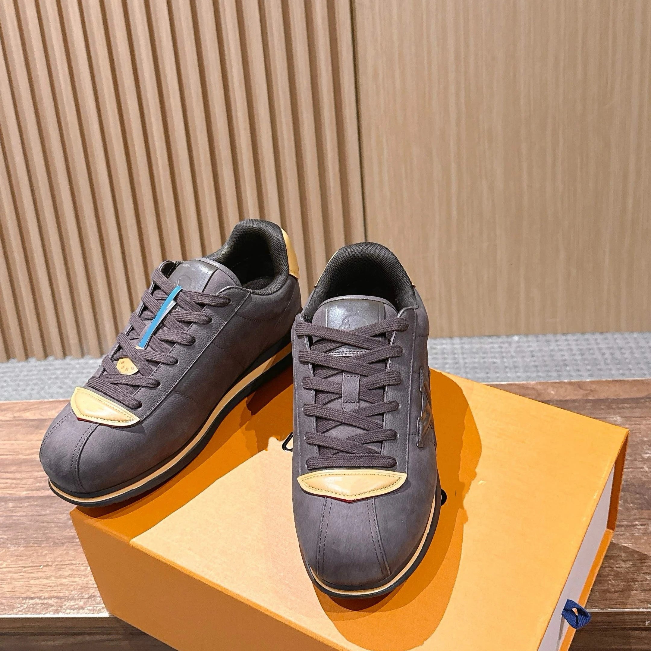 High Quality Designer Style Women Patchwork Platform Sneakers Lace up Thick Sole Fashion Casual Walking Trainers