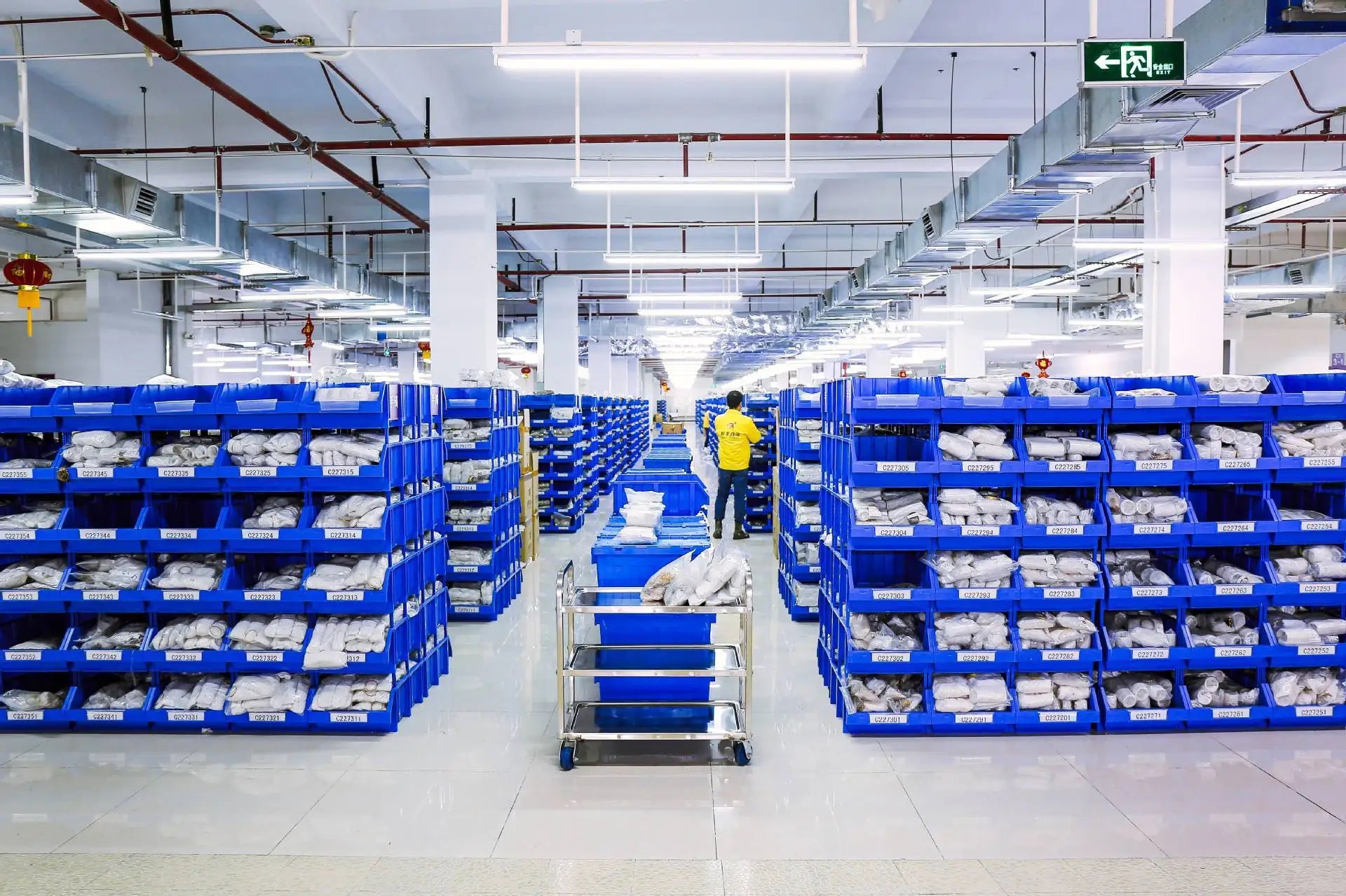 Rechargeable Cell Phone Ring Light Portable LED Mini Selfie Ring Light with Clip for Laptop Video Conference Live Streaming Tidesmit