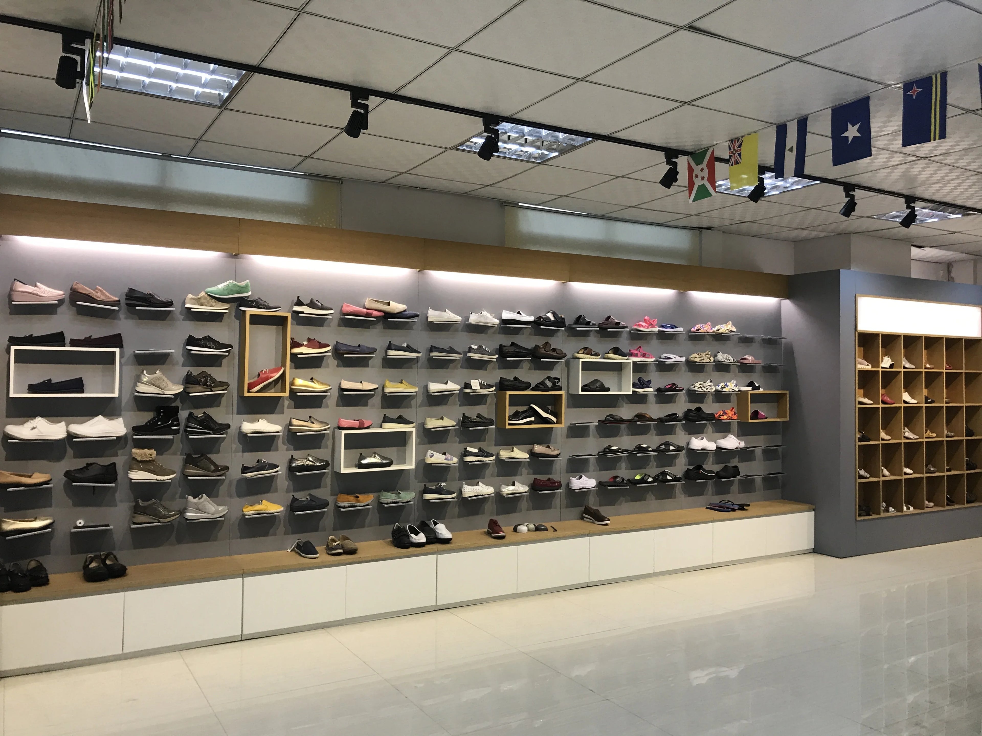 Trending Product Sneakers Sneakers Luxury Brand Designer Shoes for Men Casual Shoes Men Shoes Safety Stock  Men