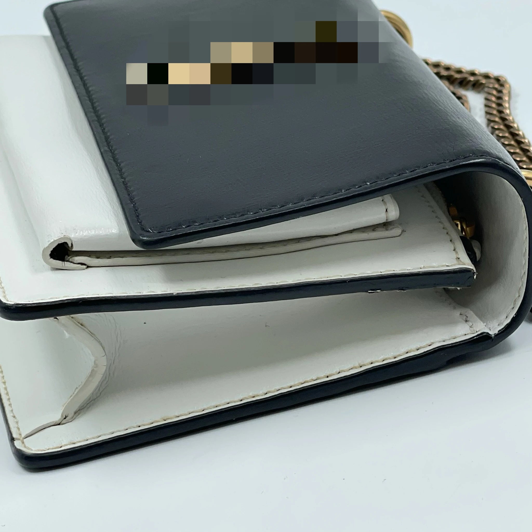 Wholesale Second-hand Luxury Handbags, Black and White Design, Shoulder Bag with Snap Closure, Fashionable for Parties