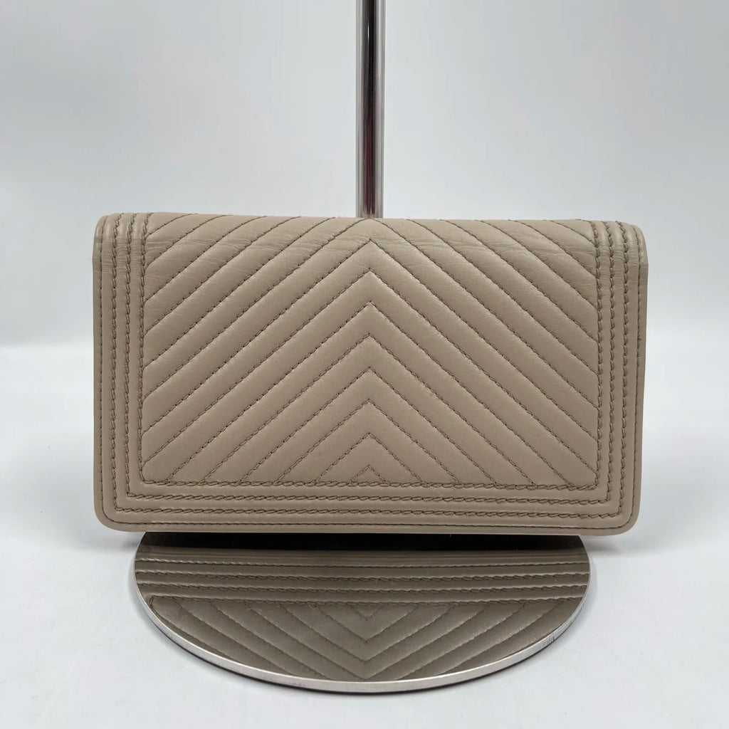 Luxury Pre-owned Designer Handbags Wholesale, Genuine Leather Tan Wallet for Women, Fashionable & Elegant