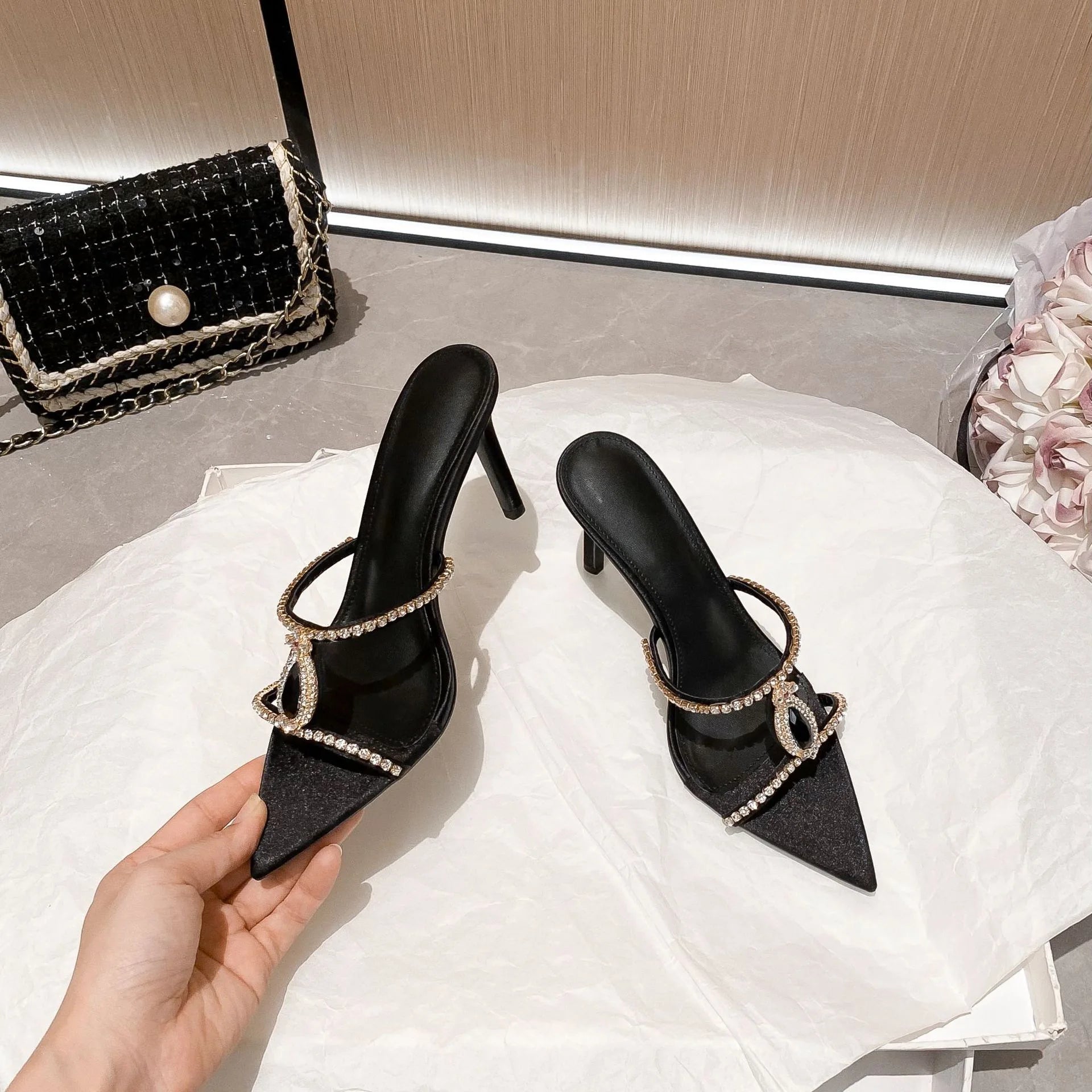 Women's stylish low-heeled stiletto shoes with rhinestones