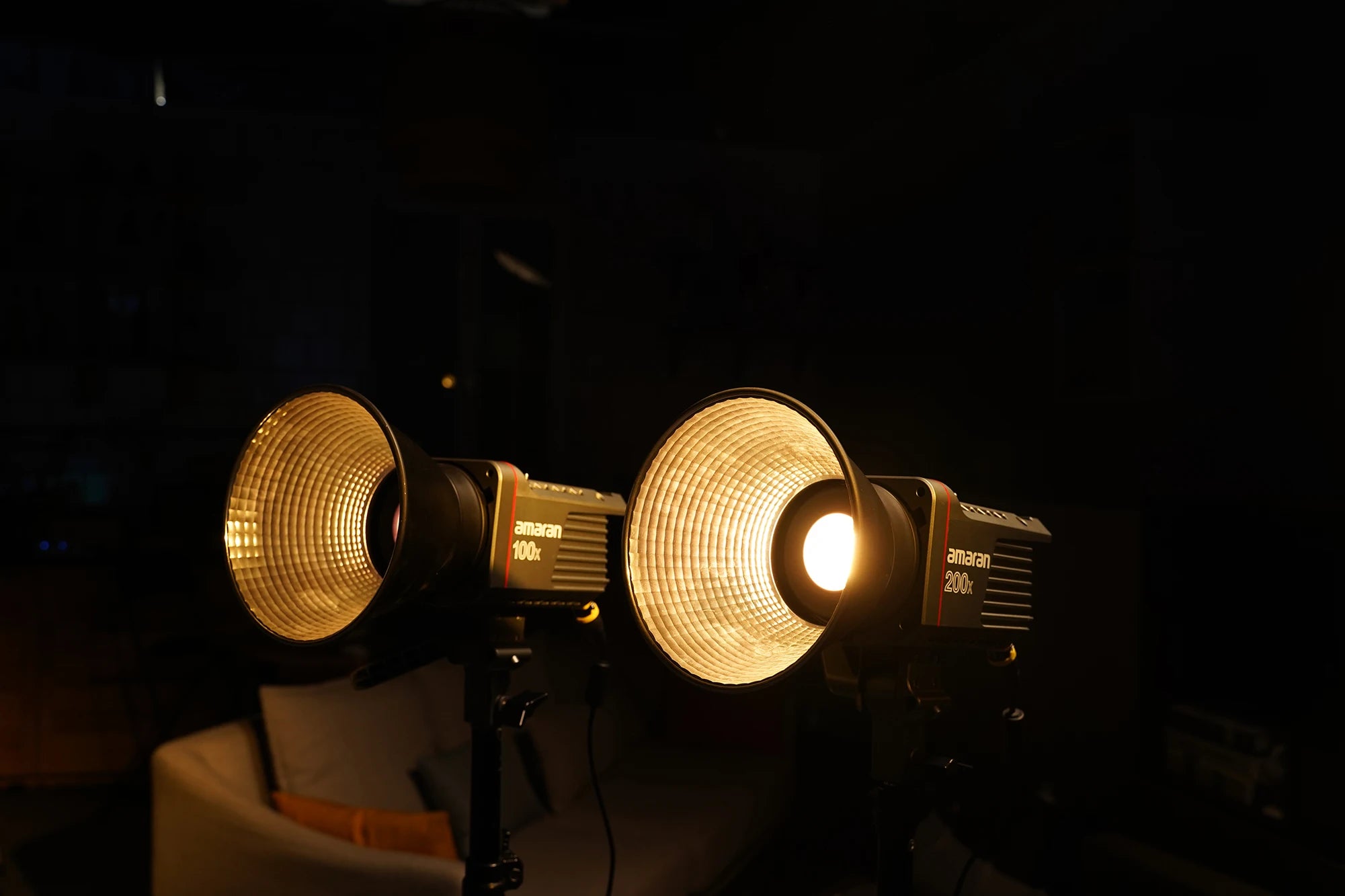 Amaran 100x S Bi-Color LED Video Light - 100W Content Creation Lighting Tidesmit