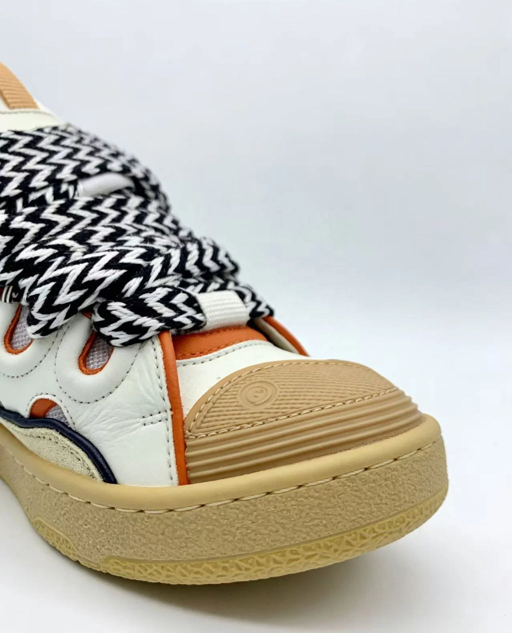 2026 Designer Casual Shoes Men and Women Sneakers Luxury Embossed Genuine Leather Platform Sneakers  Outdoor Sneakers