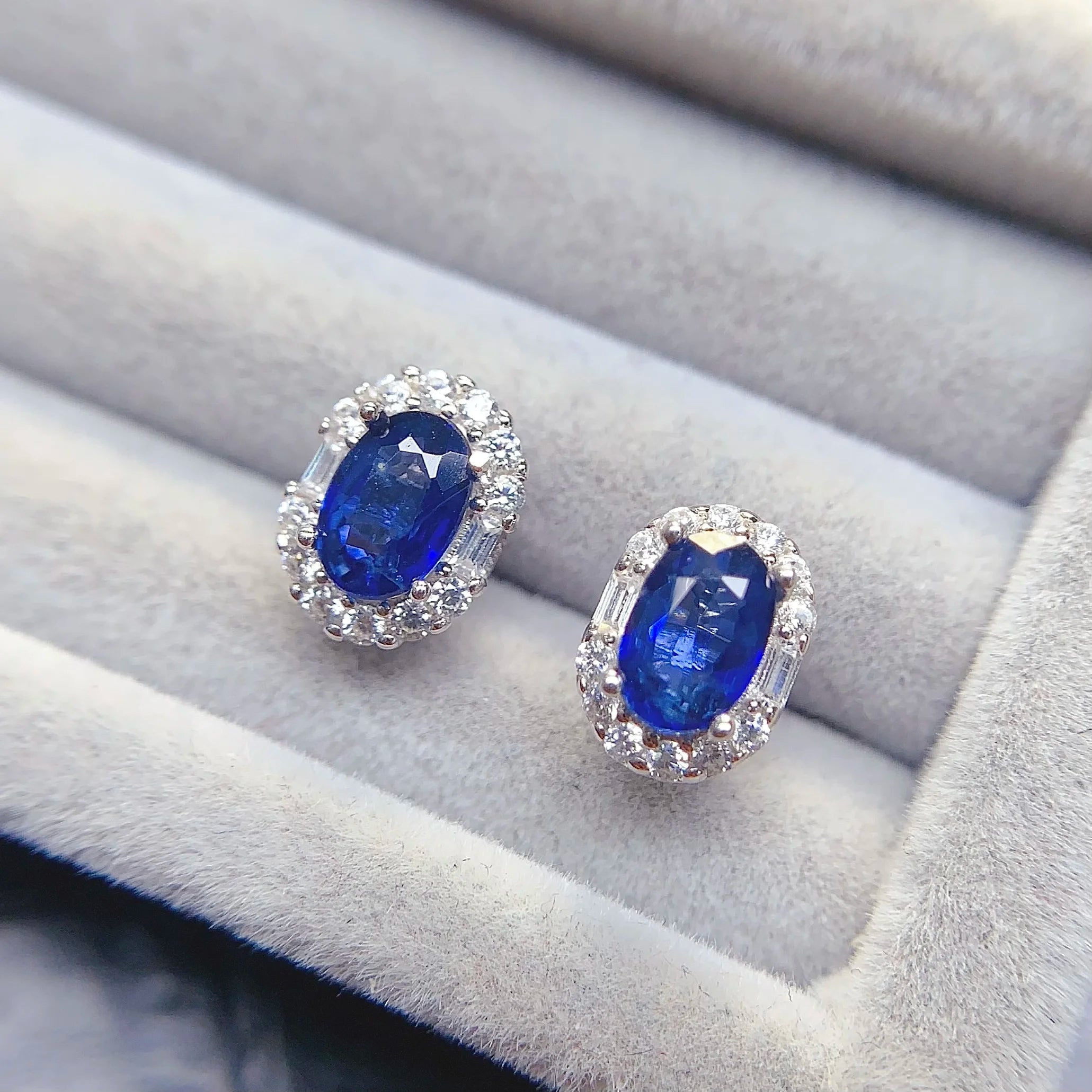 High Fashion Jewelry Set Wholesale Price Inlaid Natural Sapphire Dainty Classic Design Suitable for Engagement,Daily Wear Gifts