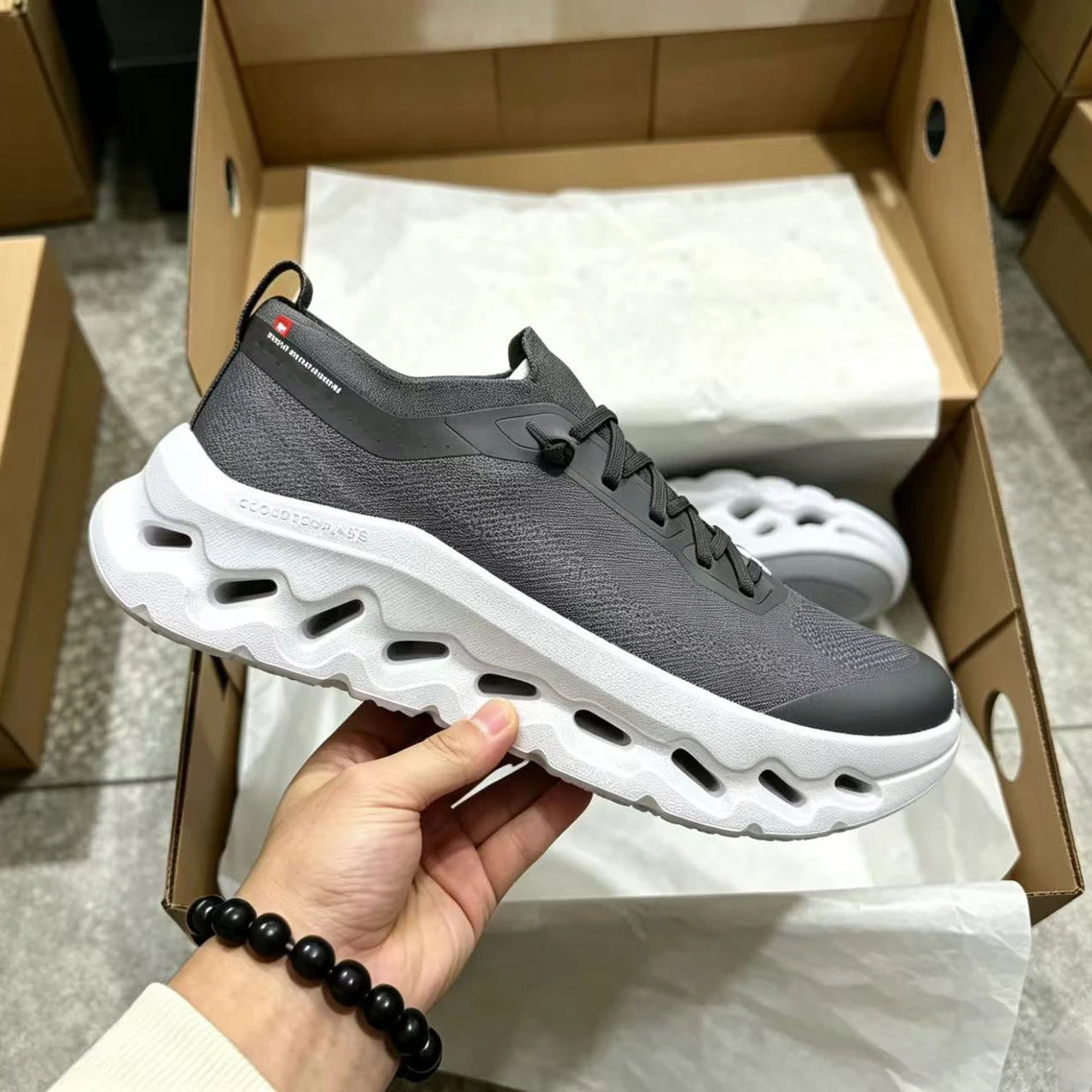 Bset Sale Men's Women's on Running Cloud Cloudtilt Moon Monster Loewes Shoes Luxury Original Designer Sneaker Brand Casual Shoes