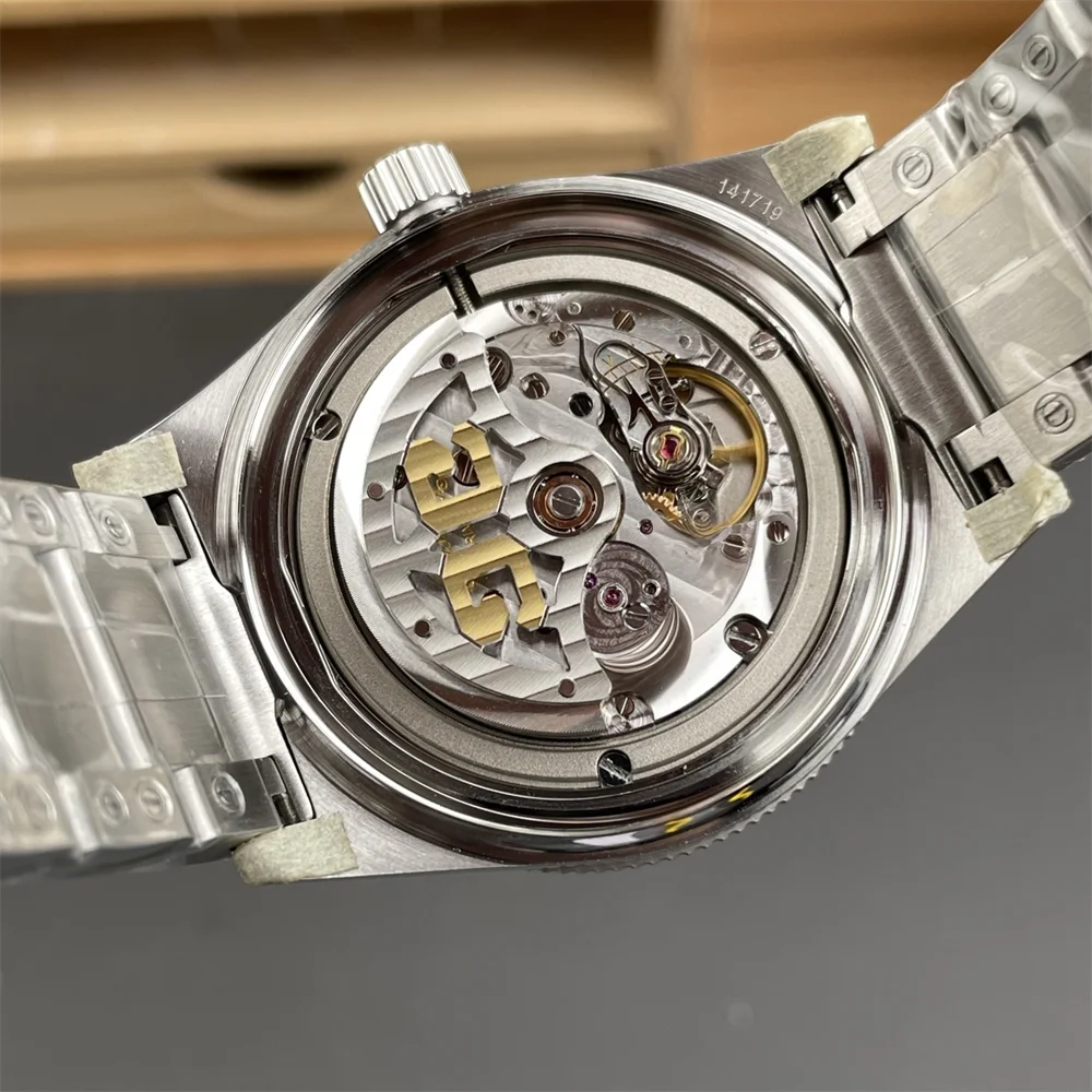 High Quality Men's Mechanical Watch with Green Dial and Stainless Steel Case Suitable for Business Travel Luxury Sports Watch