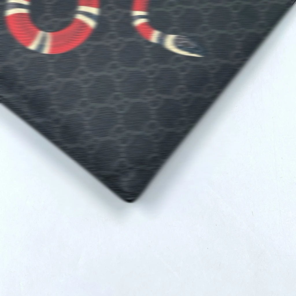 Wholesale Second-hand Handbags | Classic Canvas Clutch Wallet, Stylish & Spacious Handheld Bag, Unisex Design